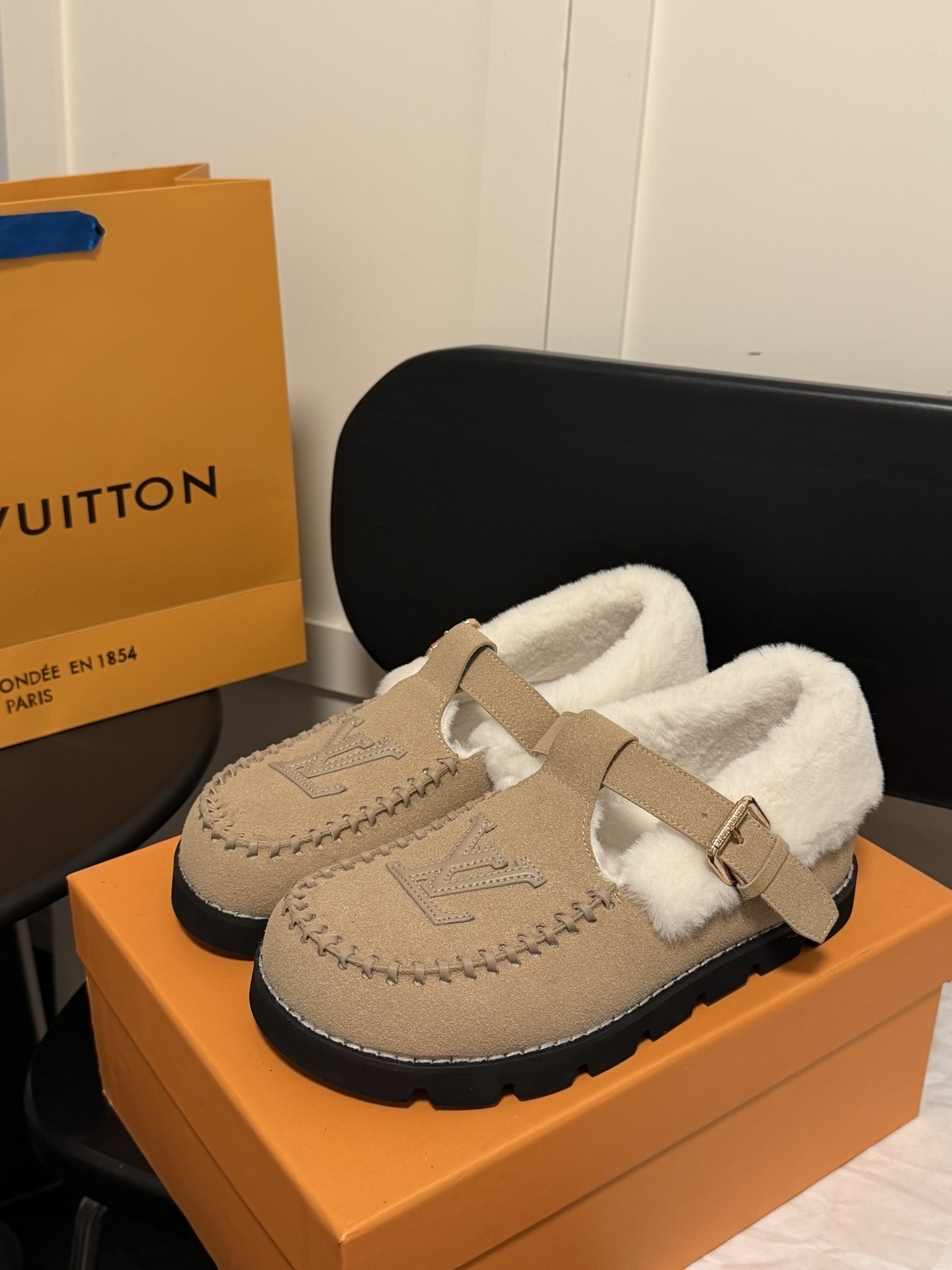 $41.07 LV ZT9864 gallery