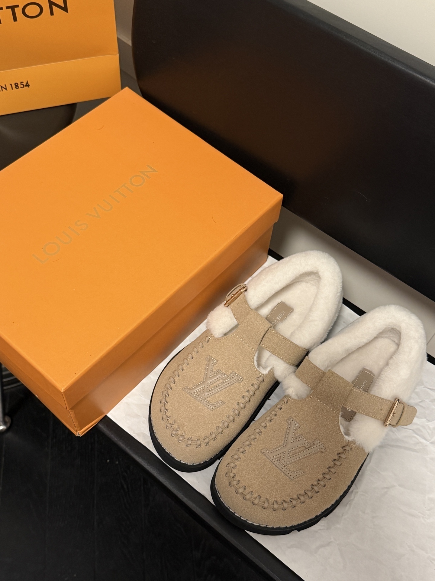 $41.07 LV ZT9864 gallery