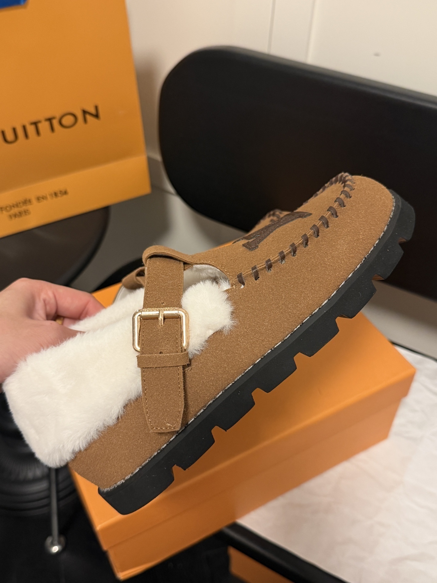 $41.07 LV ZT9864 gallery