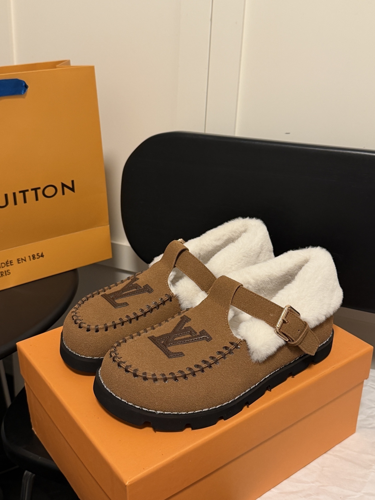 $41.07 LV ZT9864 gallery