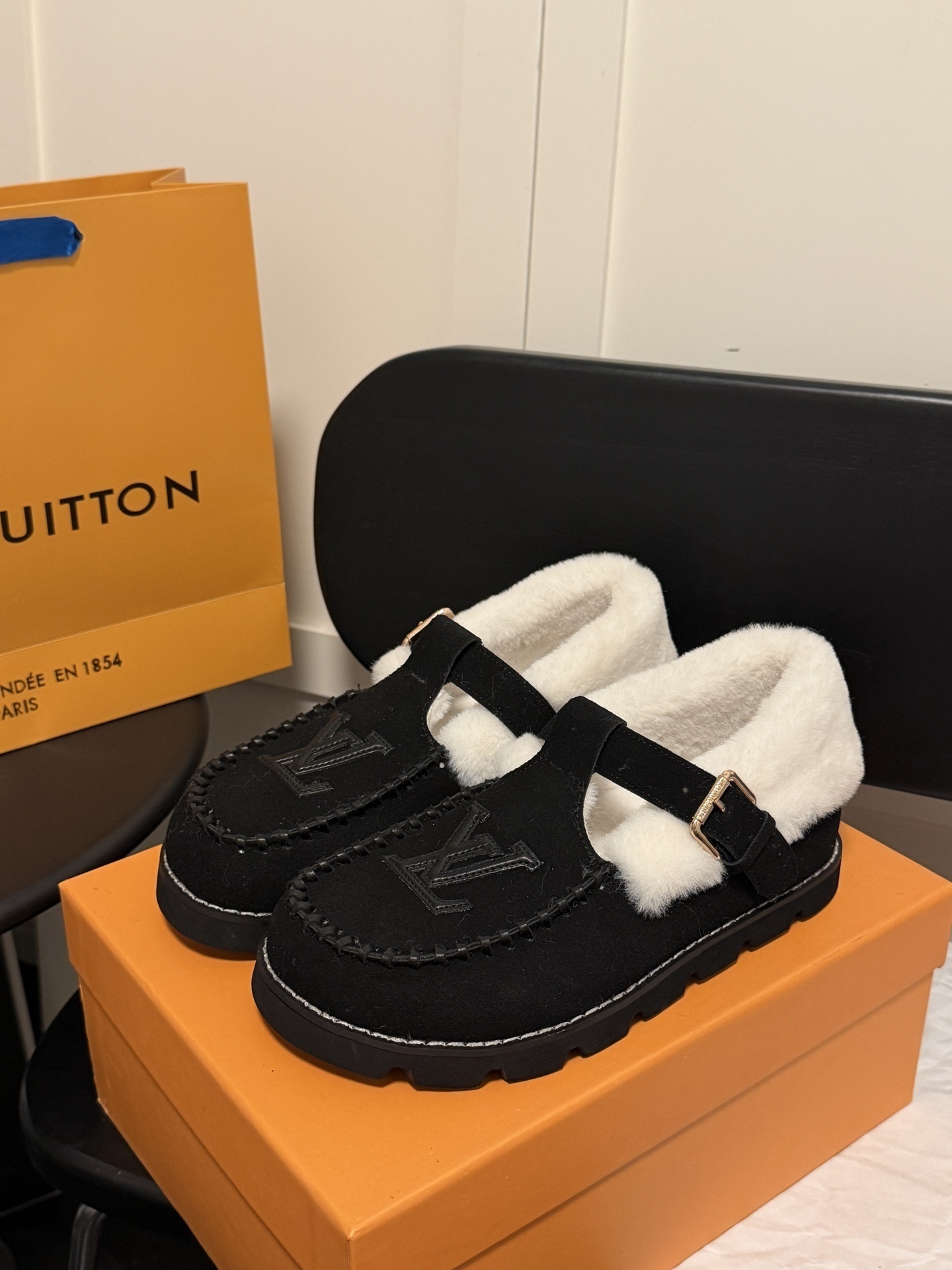 $41.07 LV ZT9864 gallery