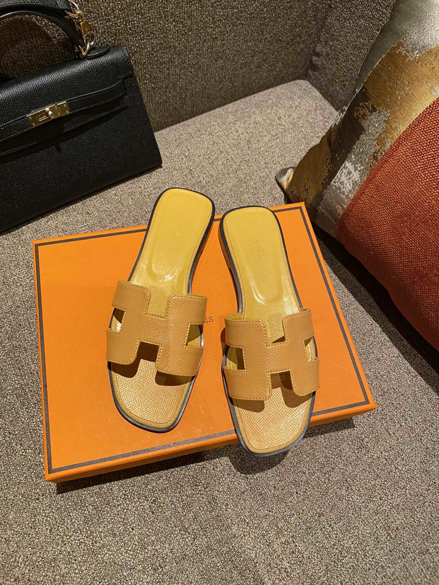 $42 HERMAS ZT10153 gallery