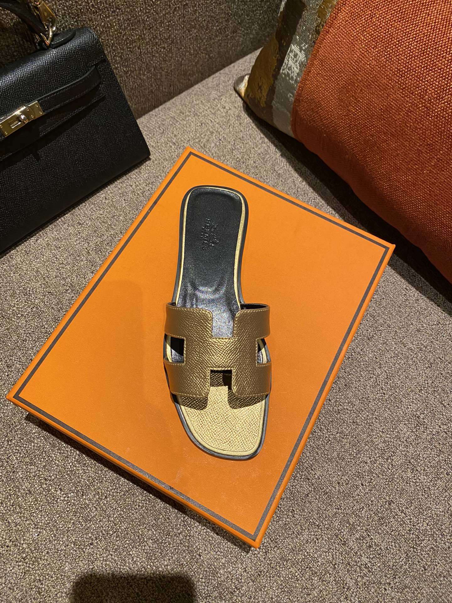 $42 HERMAS ZT10154 gallery