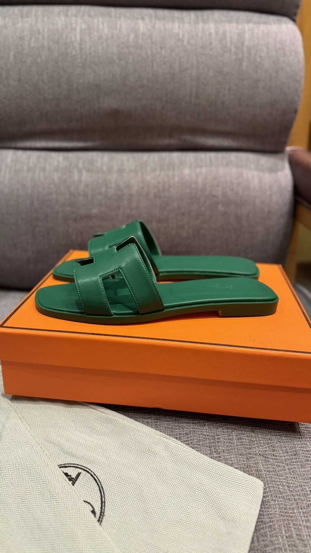 $42 HERMAS ZT10156 gallery