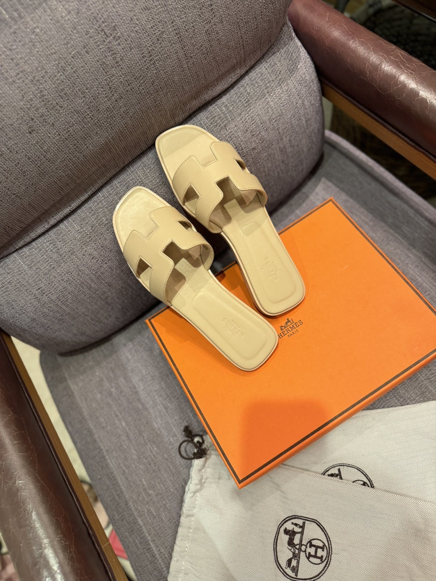 $42 HERMAS ZT10156 gallery