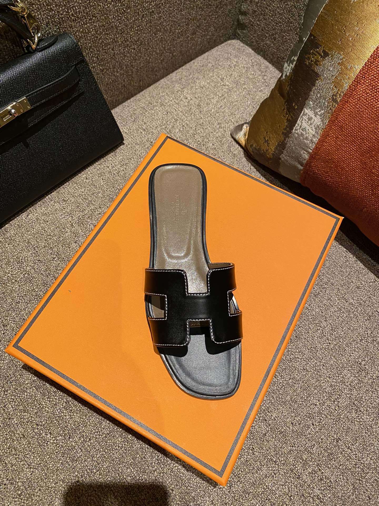 $42 HERMAS ZT10157 gallery