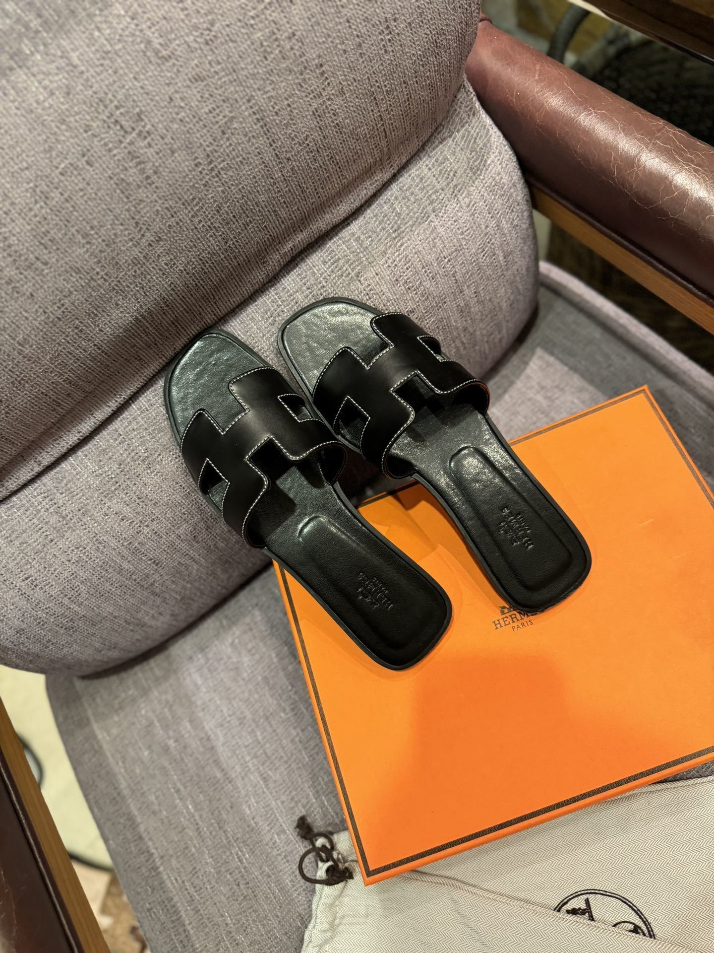 $42 HERMAS ZT10157 gallery