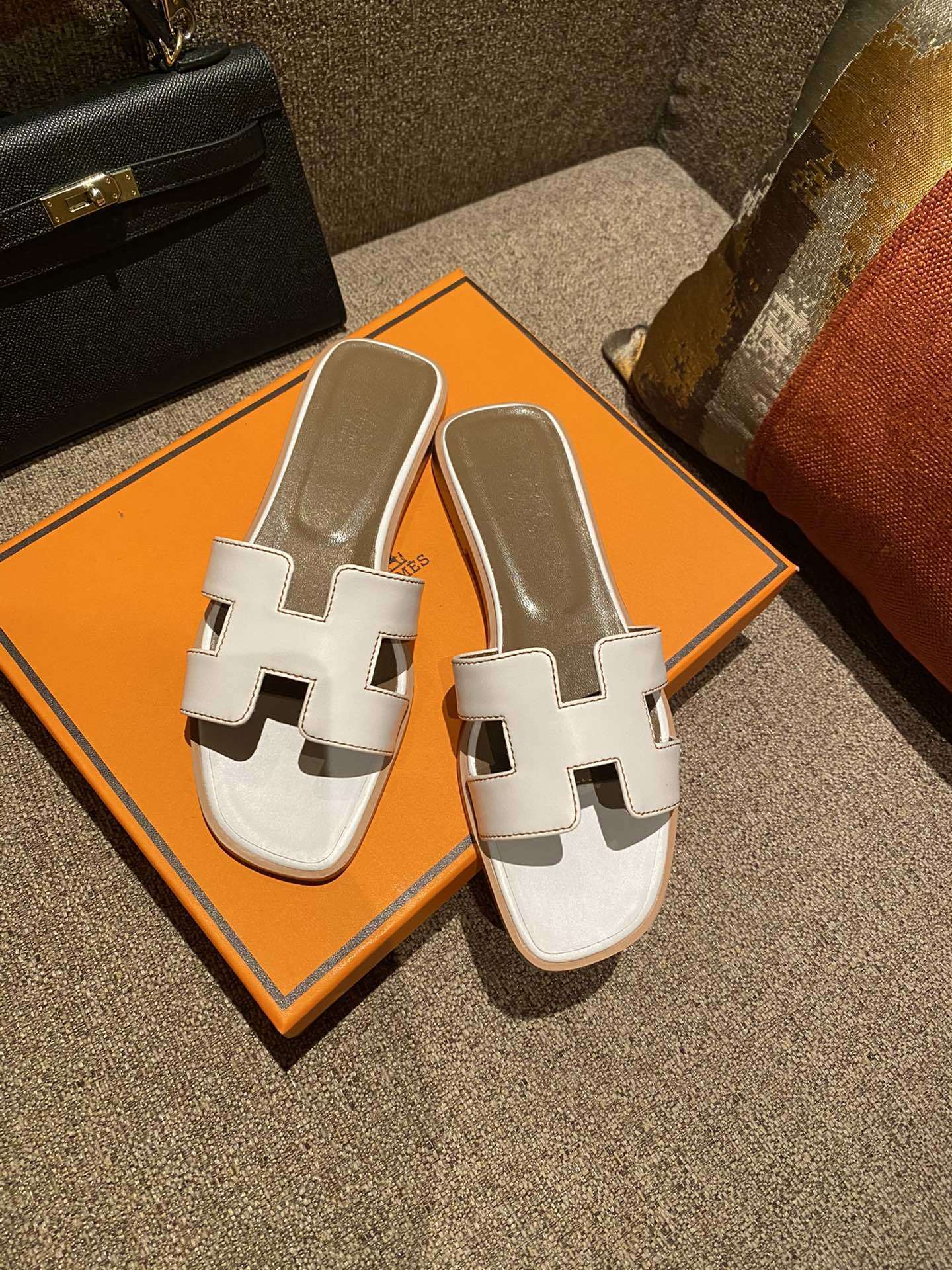 $42 HERMAS ZT10157 gallery