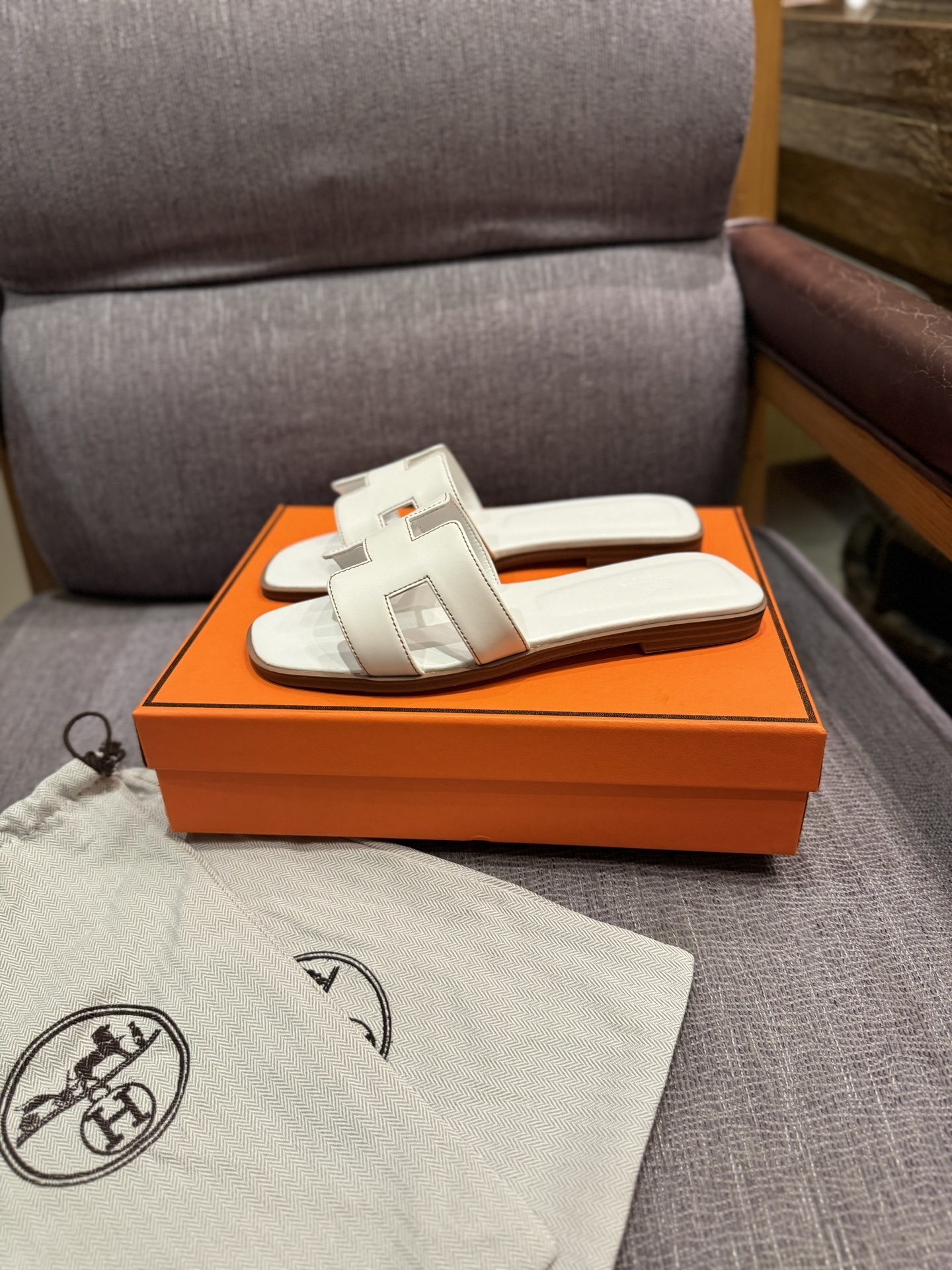 $42 HERMAS ZT10157 gallery