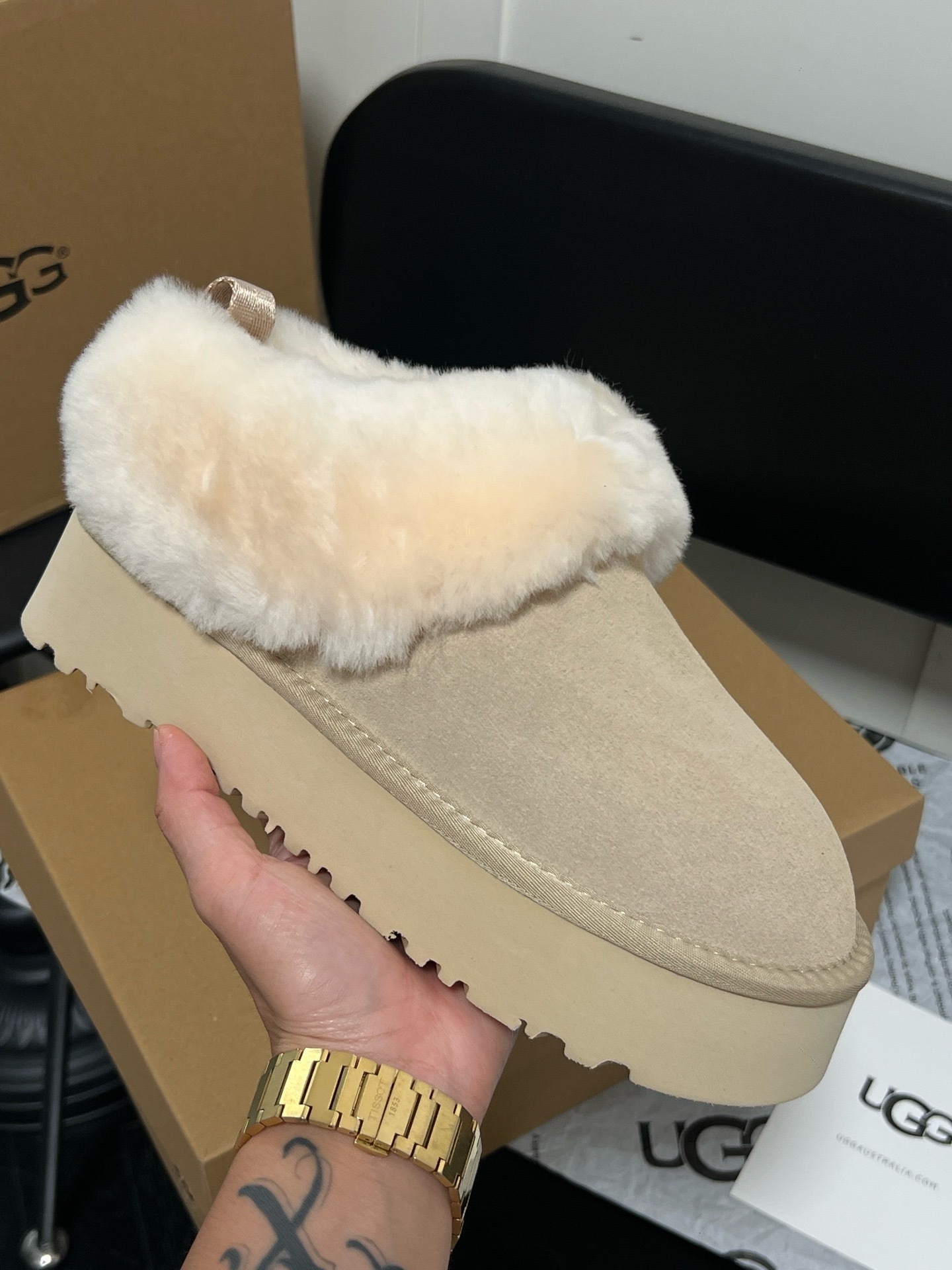 $42.86 UGG ZT9896 gallery