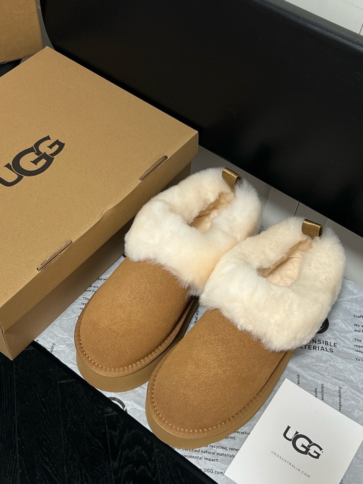 $42.86 UGG ZT9896 gallery