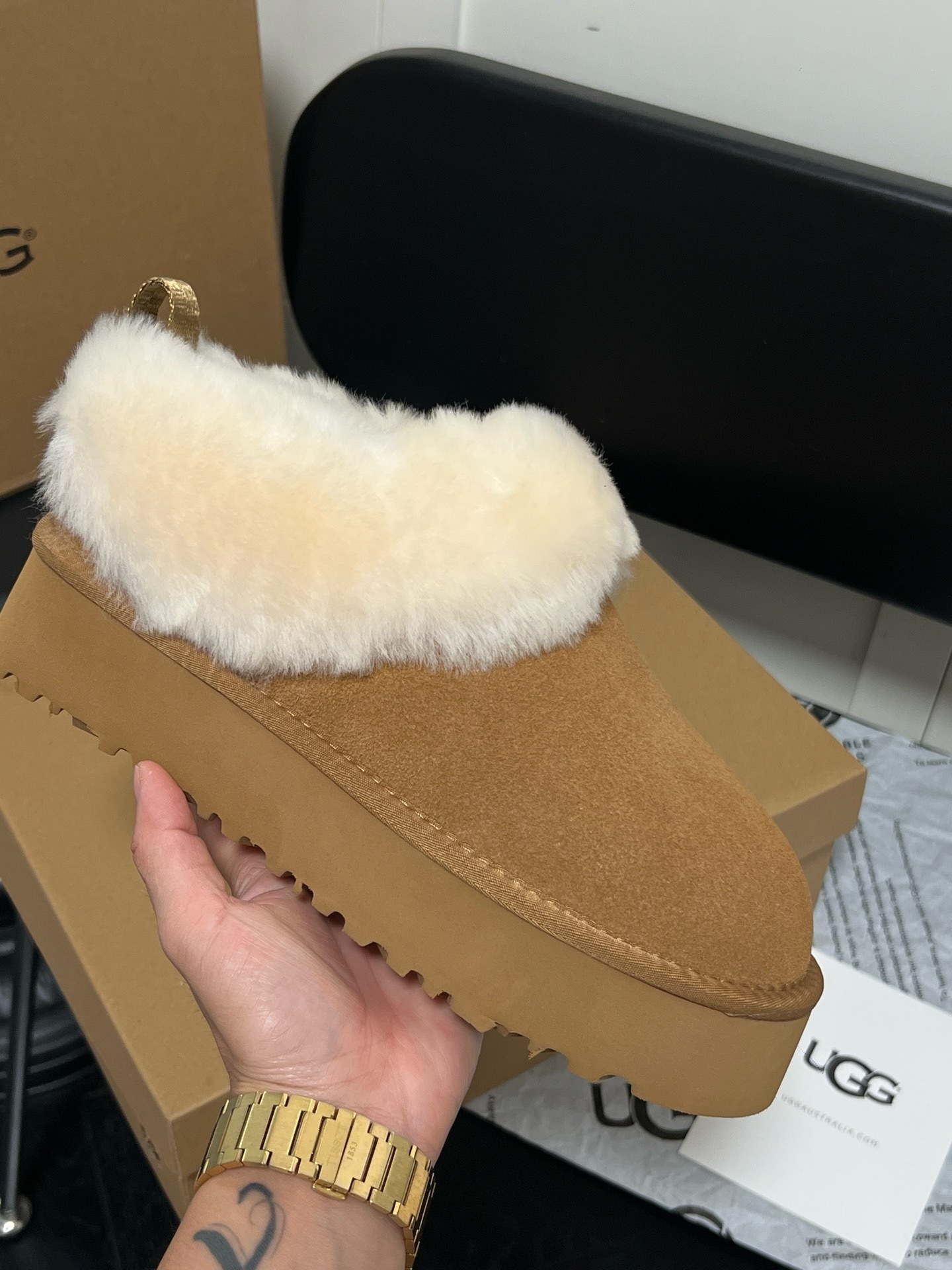 $42.86 UGG ZT9896 gallery