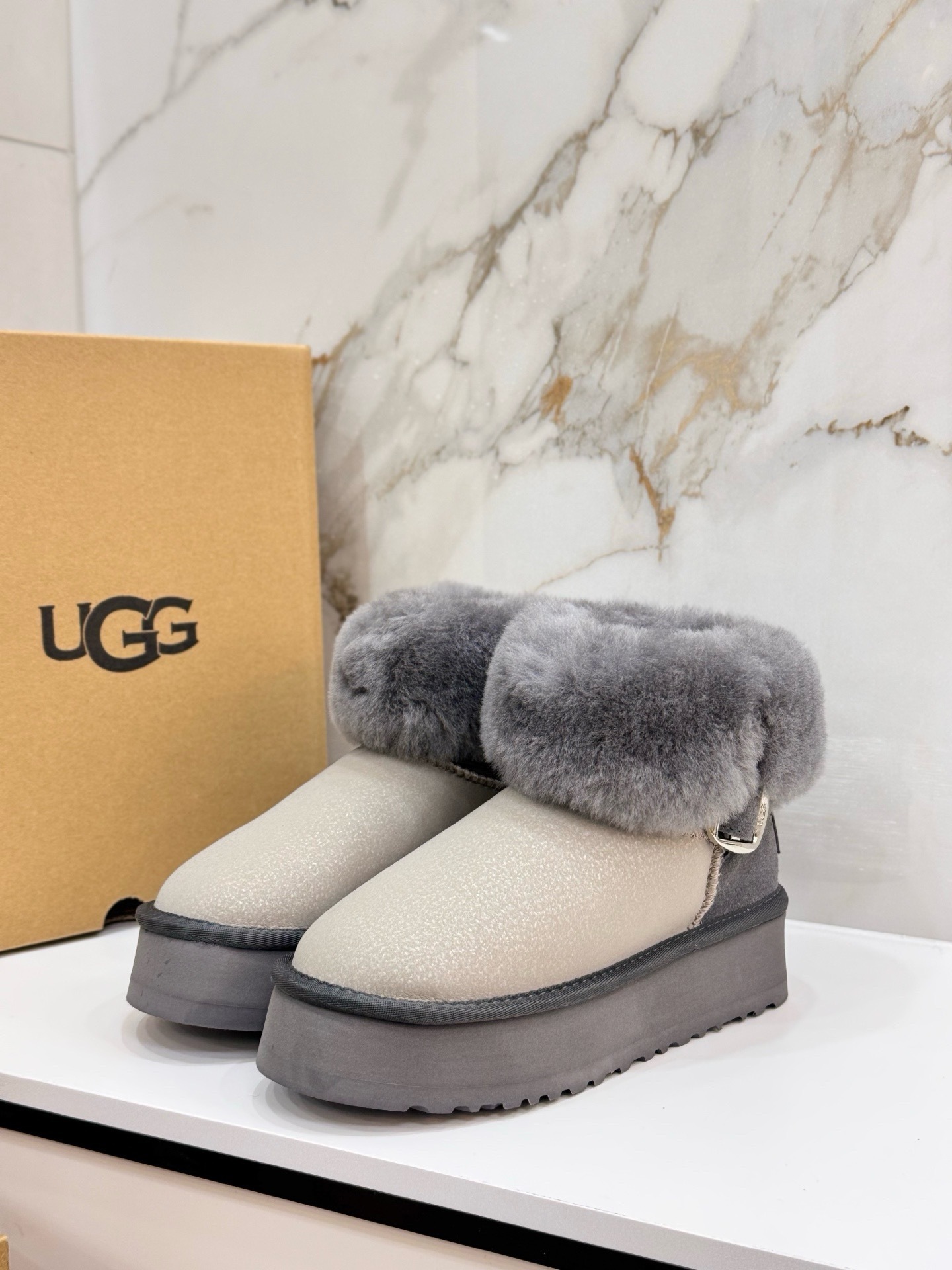 $44.64 UGG ZT9893 gallery