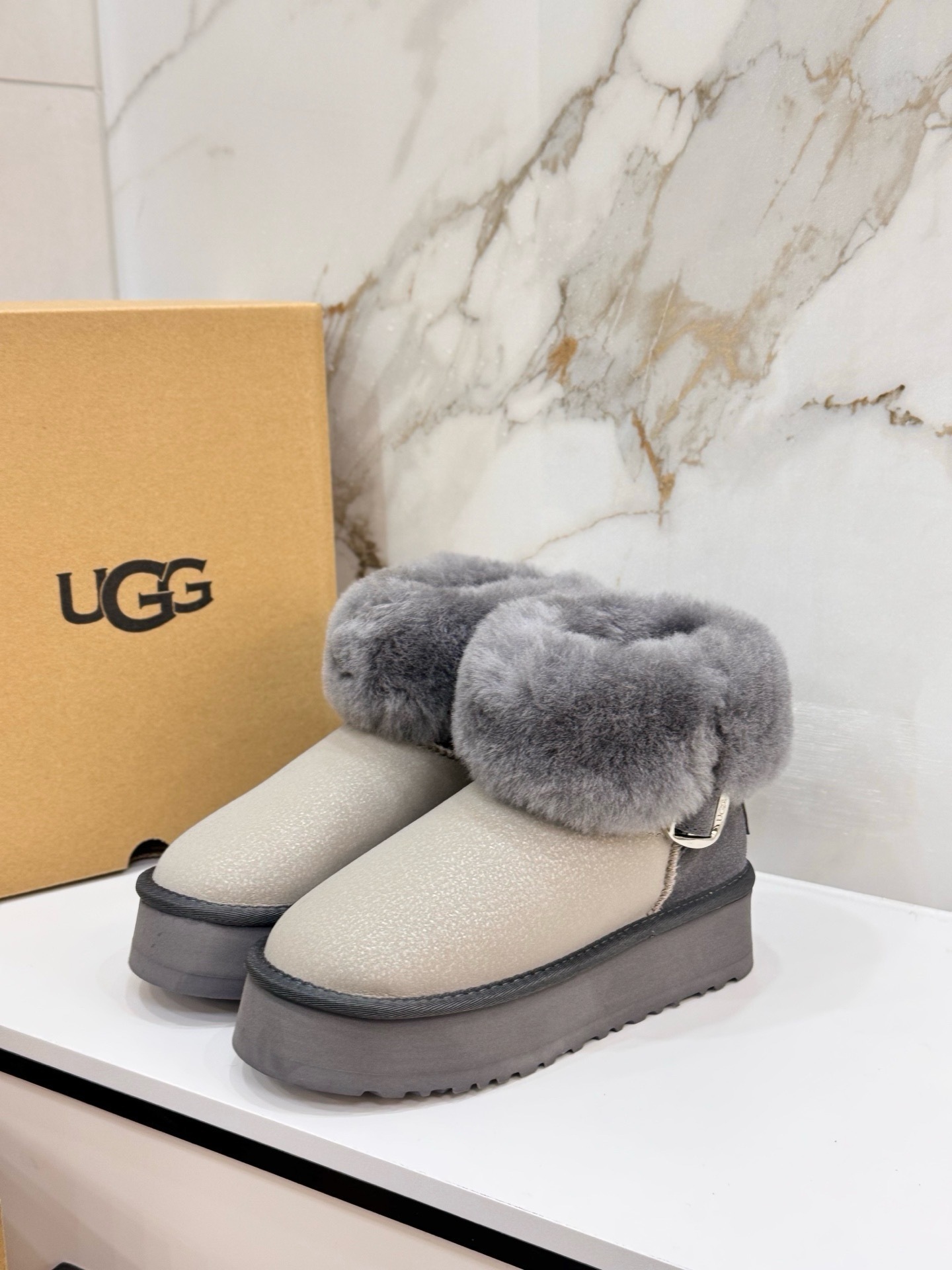 $44.64 UGG ZT9893 gallery