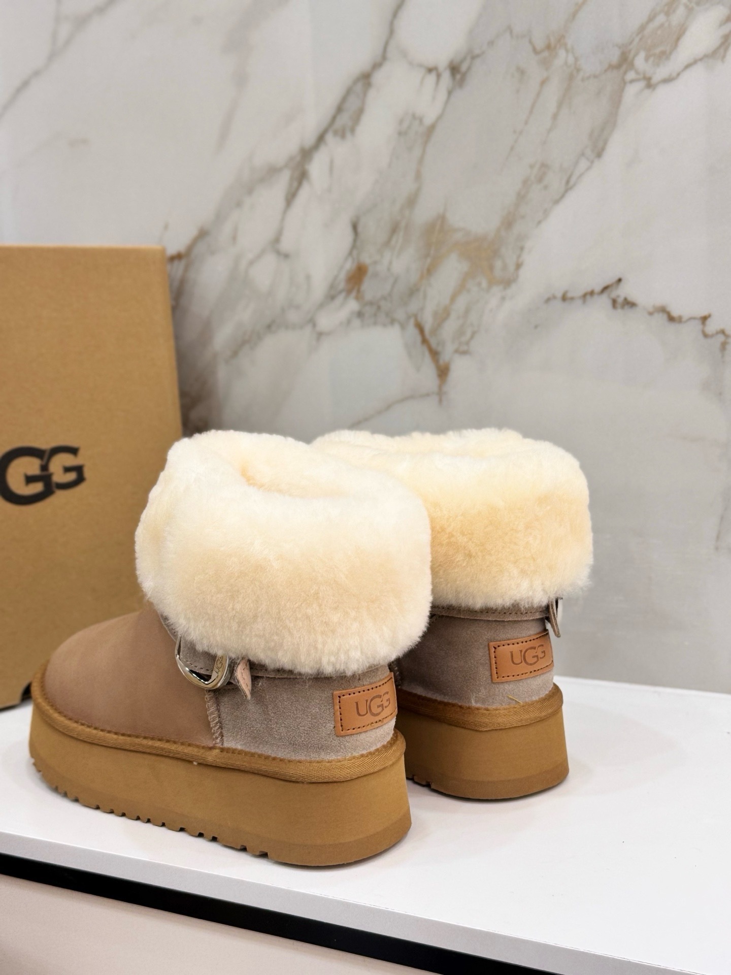 $44.64 UGG ZT9893 gallery