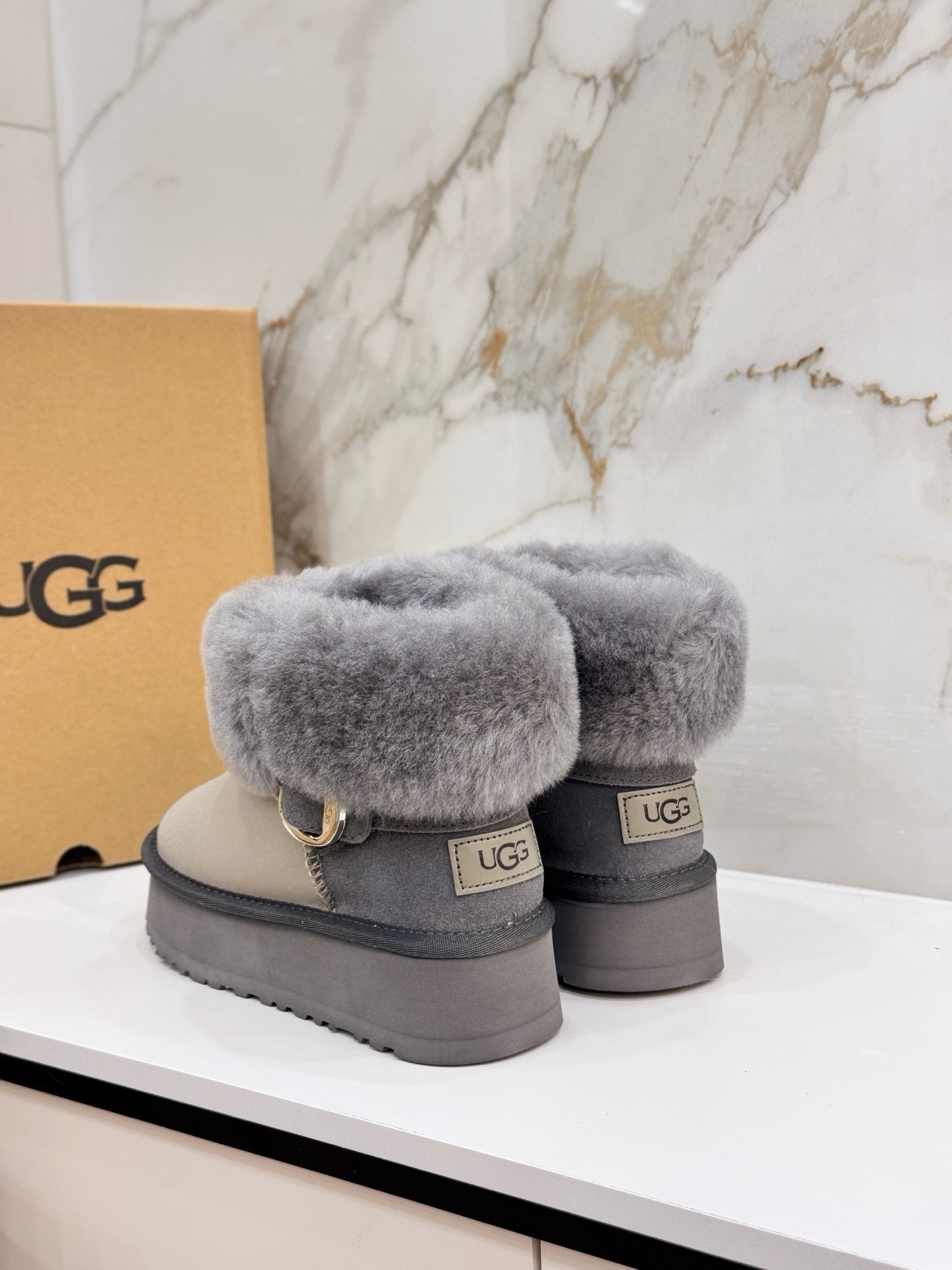 $44.64 UGG ZT9893 gallery