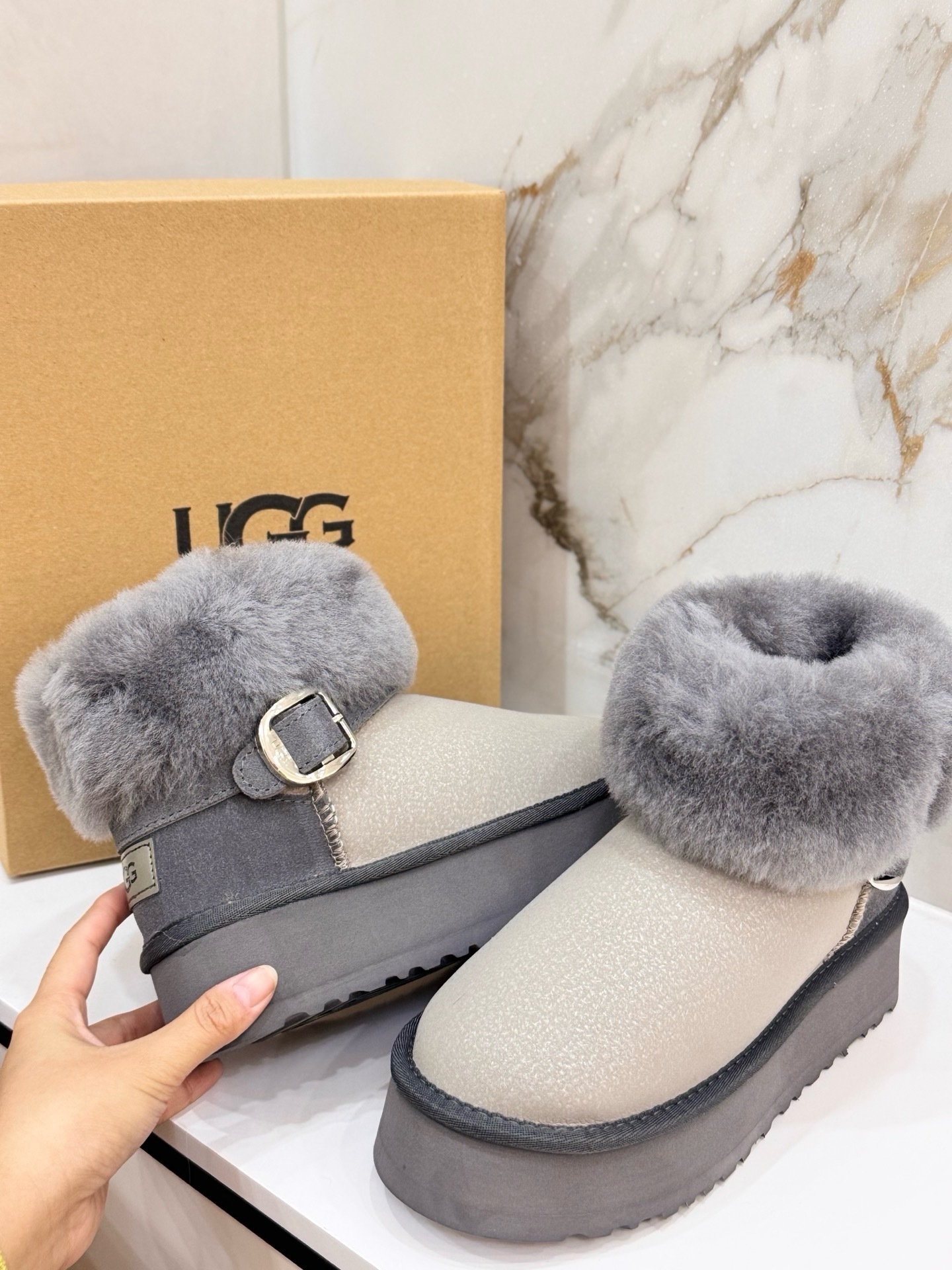 $44.64 UGG ZT9893 gallery