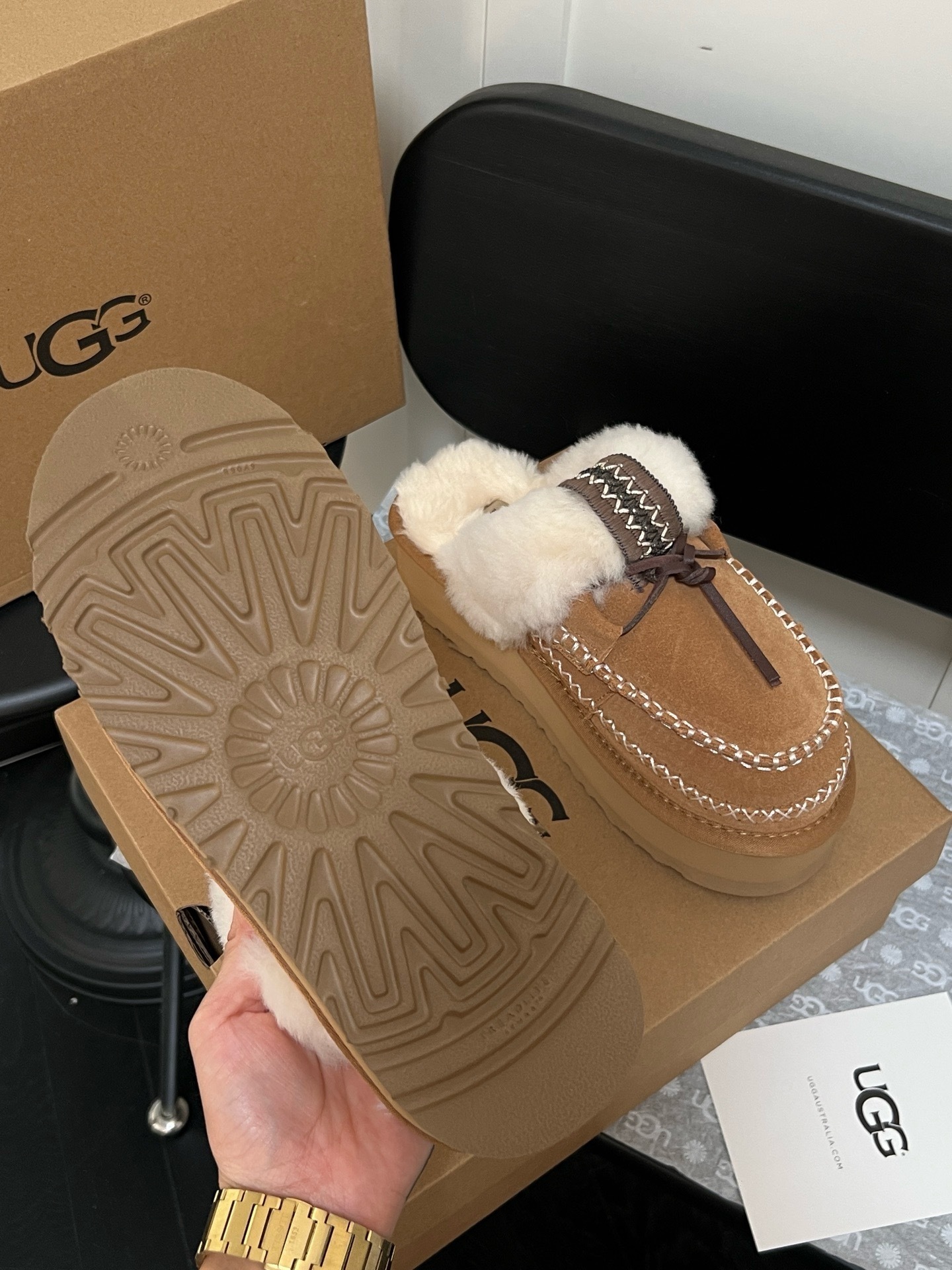 $46.43 UGG ZT9897 gallery