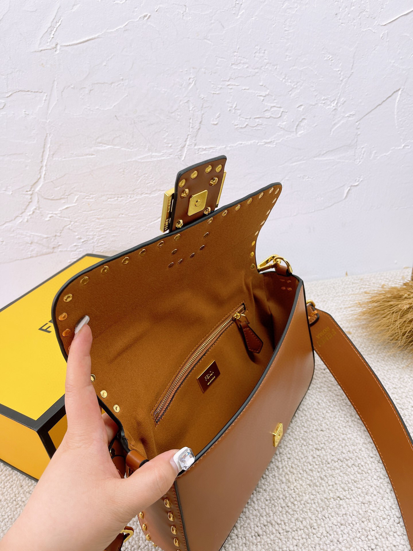 $48 FENDI HE2999 gallery