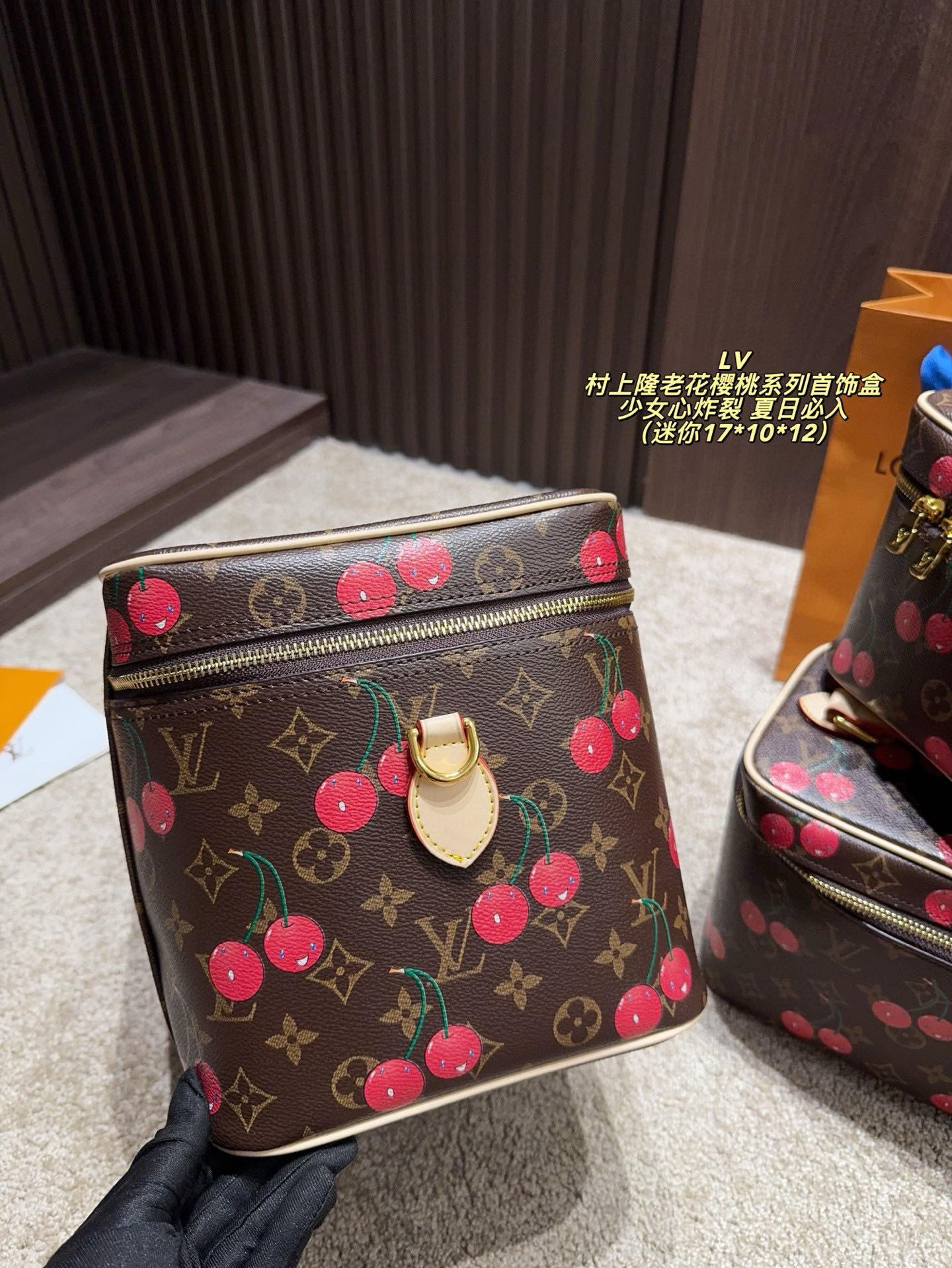 $48 LV ZT10173 gallery