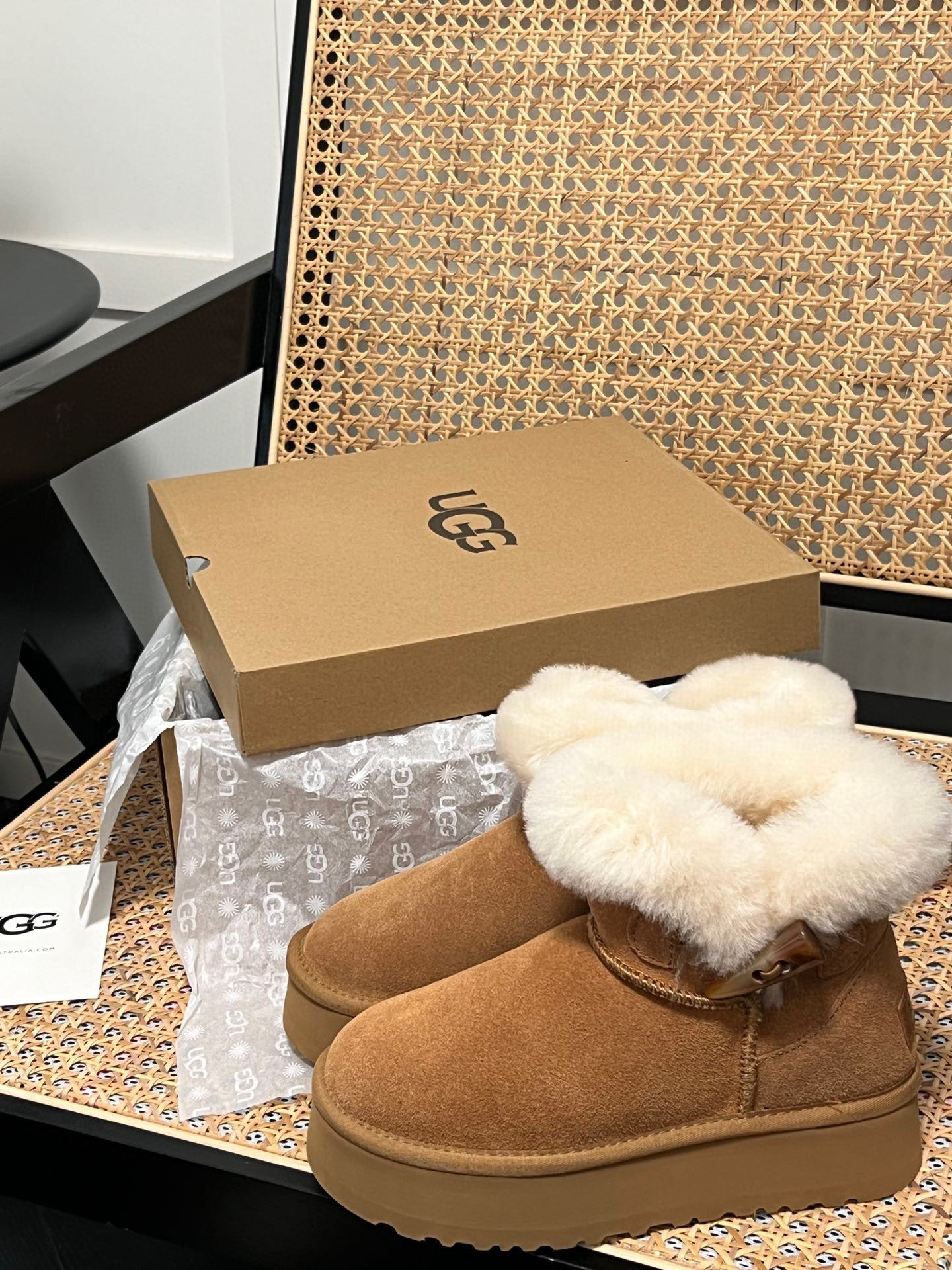 $48.22 UGG ZT9895 gallery