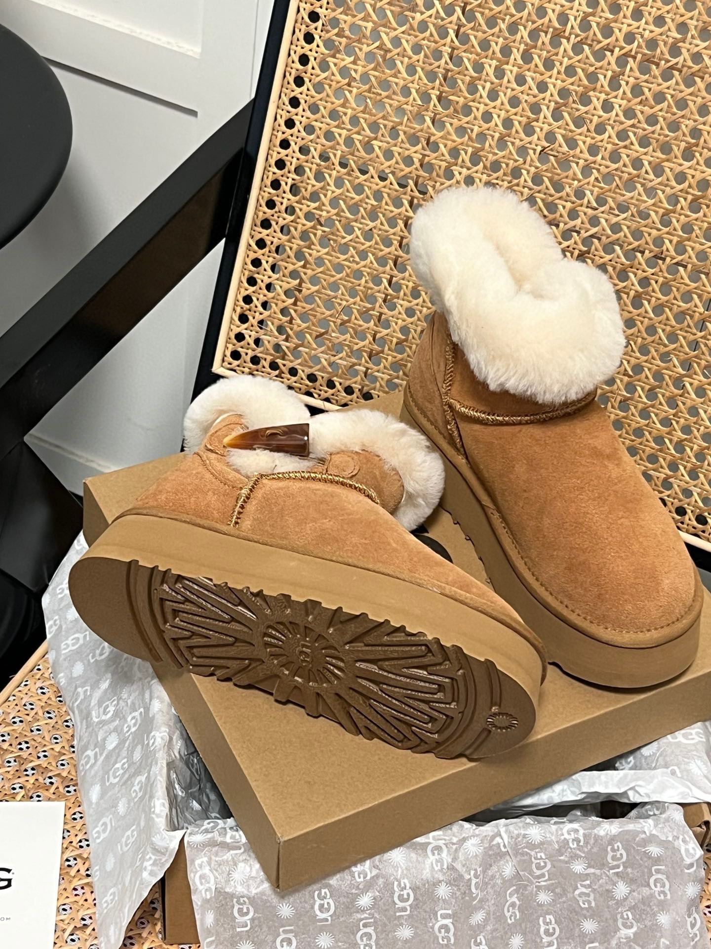 $48.22 UGG ZT9895 gallery