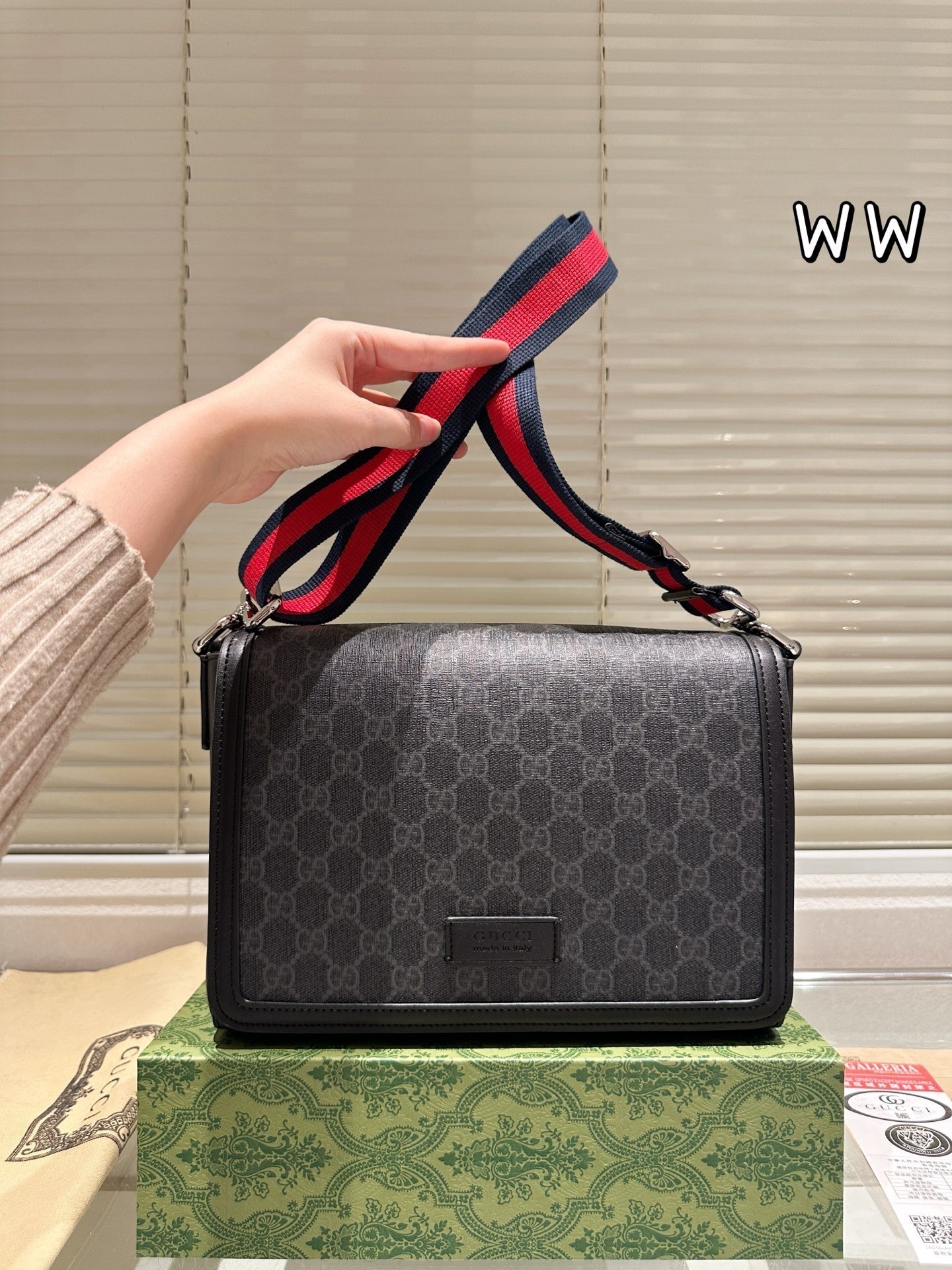 $50 GUCCI HE8249 gallery