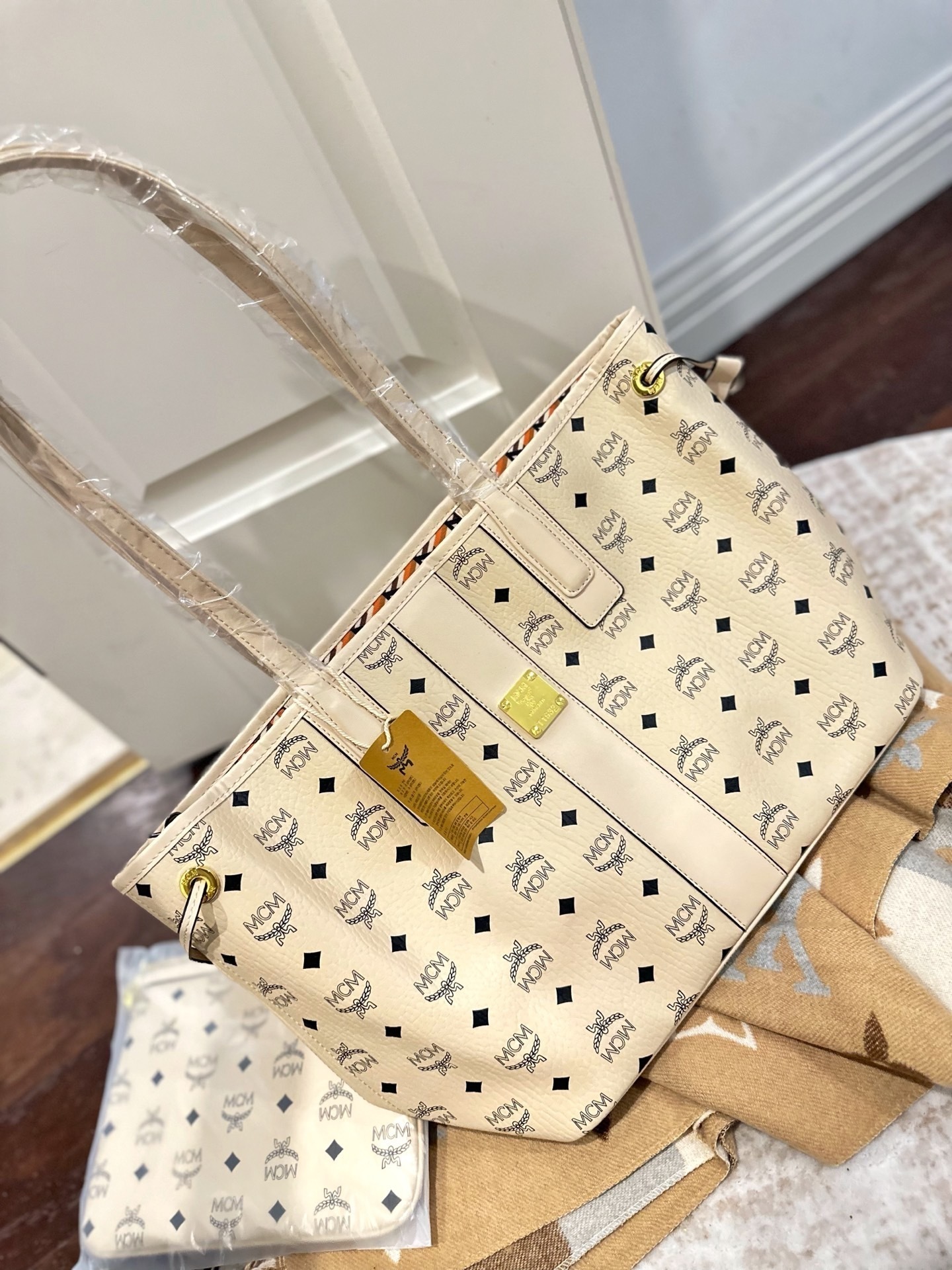 $51 MCM ZT10616 gallery