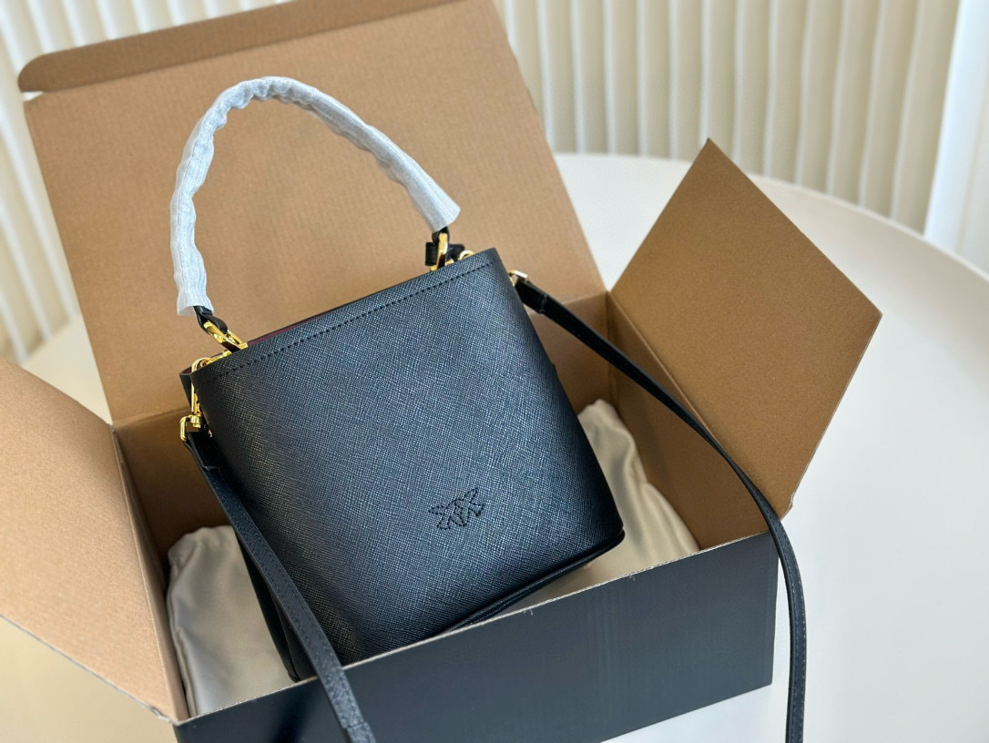 $51 PINKO ZT10195 gallery