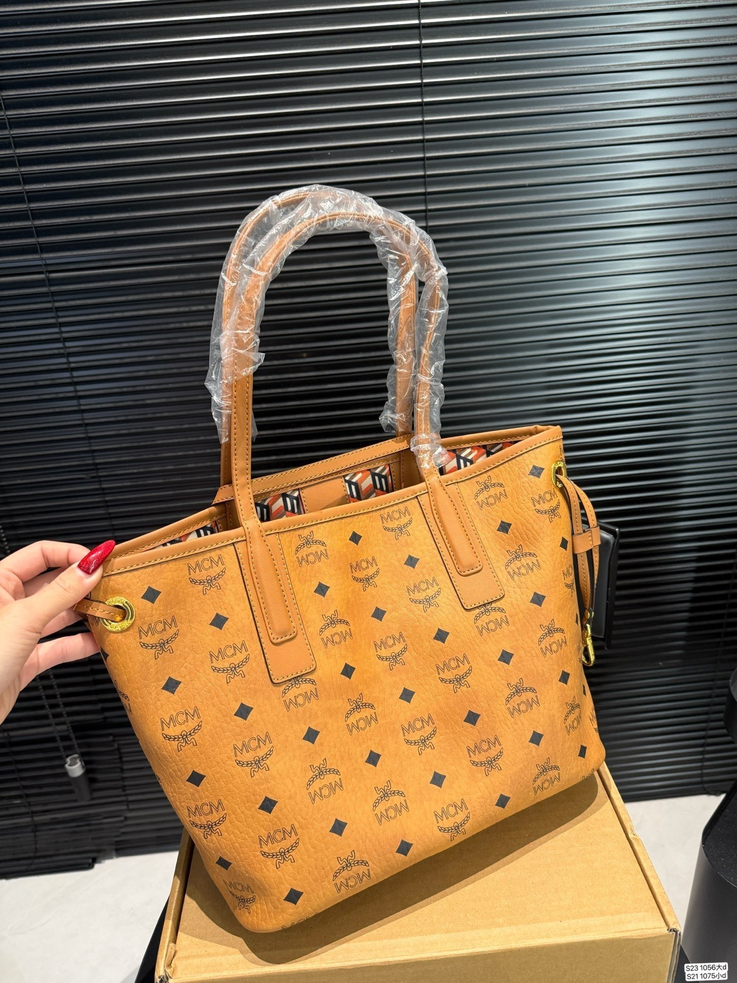 $54 MCM ZT10618 gallery