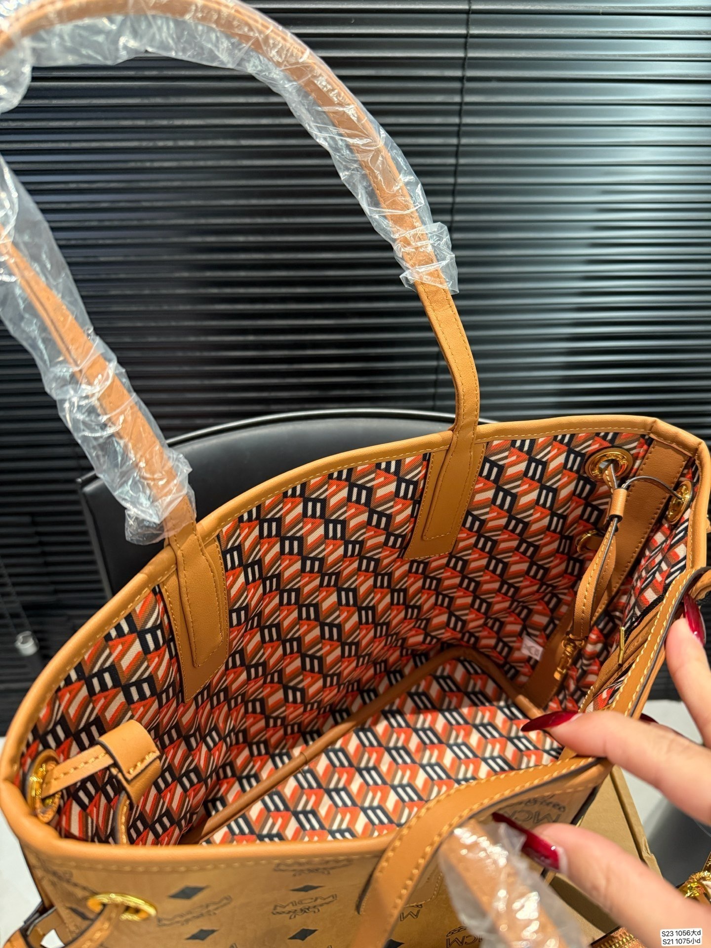 $54 MCM ZT10618 gallery