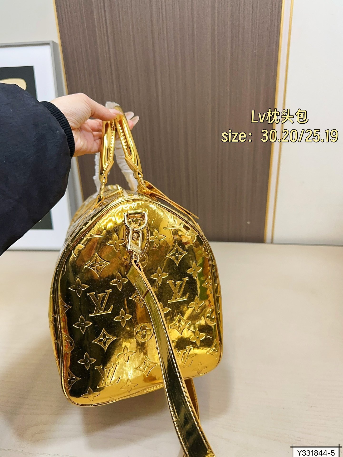 $54.00 LV ZT10099 gallery