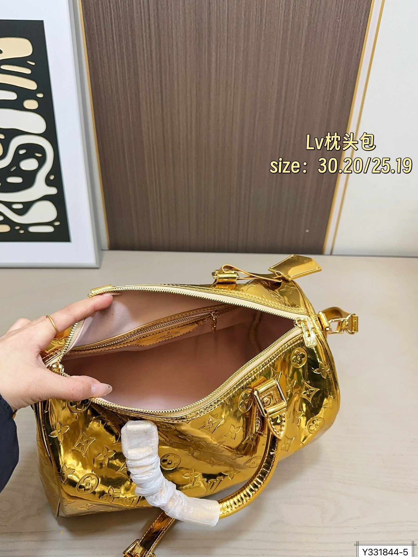 $54.00 LV ZT10099 gallery