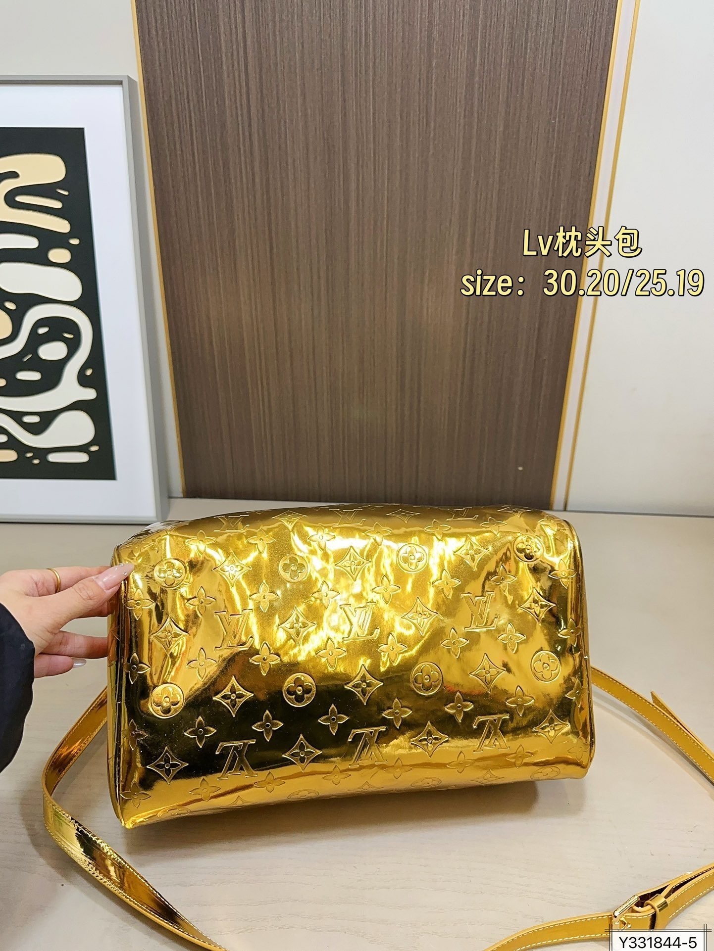 $54.00 LV ZT10099 gallery