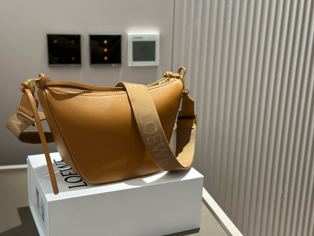 $56.35 LOEWE ZT9100 gallery