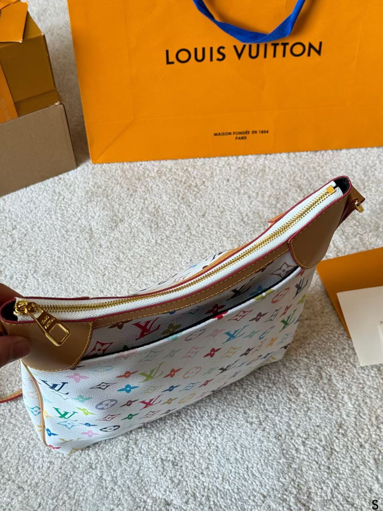 $57 LV ZT10197 gallery