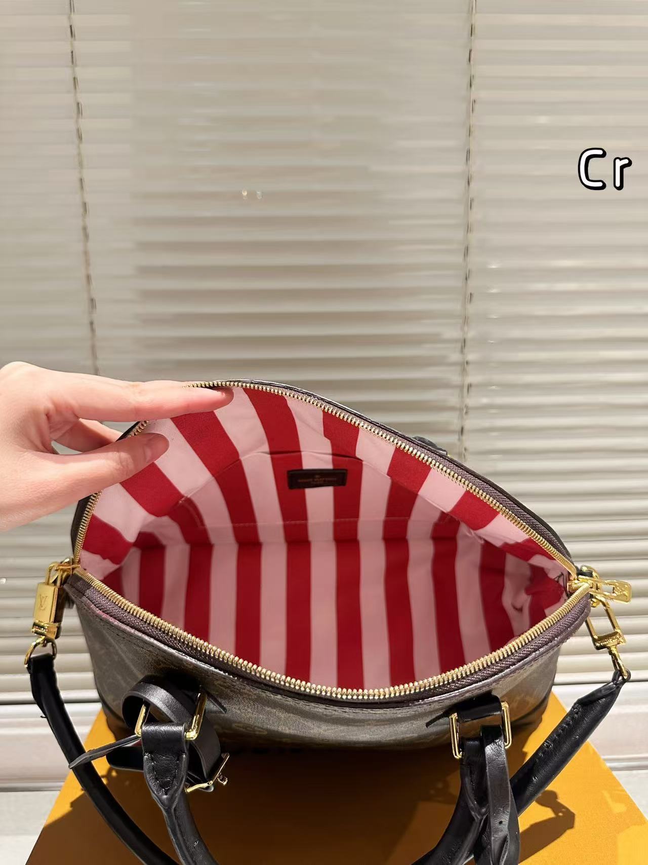 $57 LV ZT10201 gallery