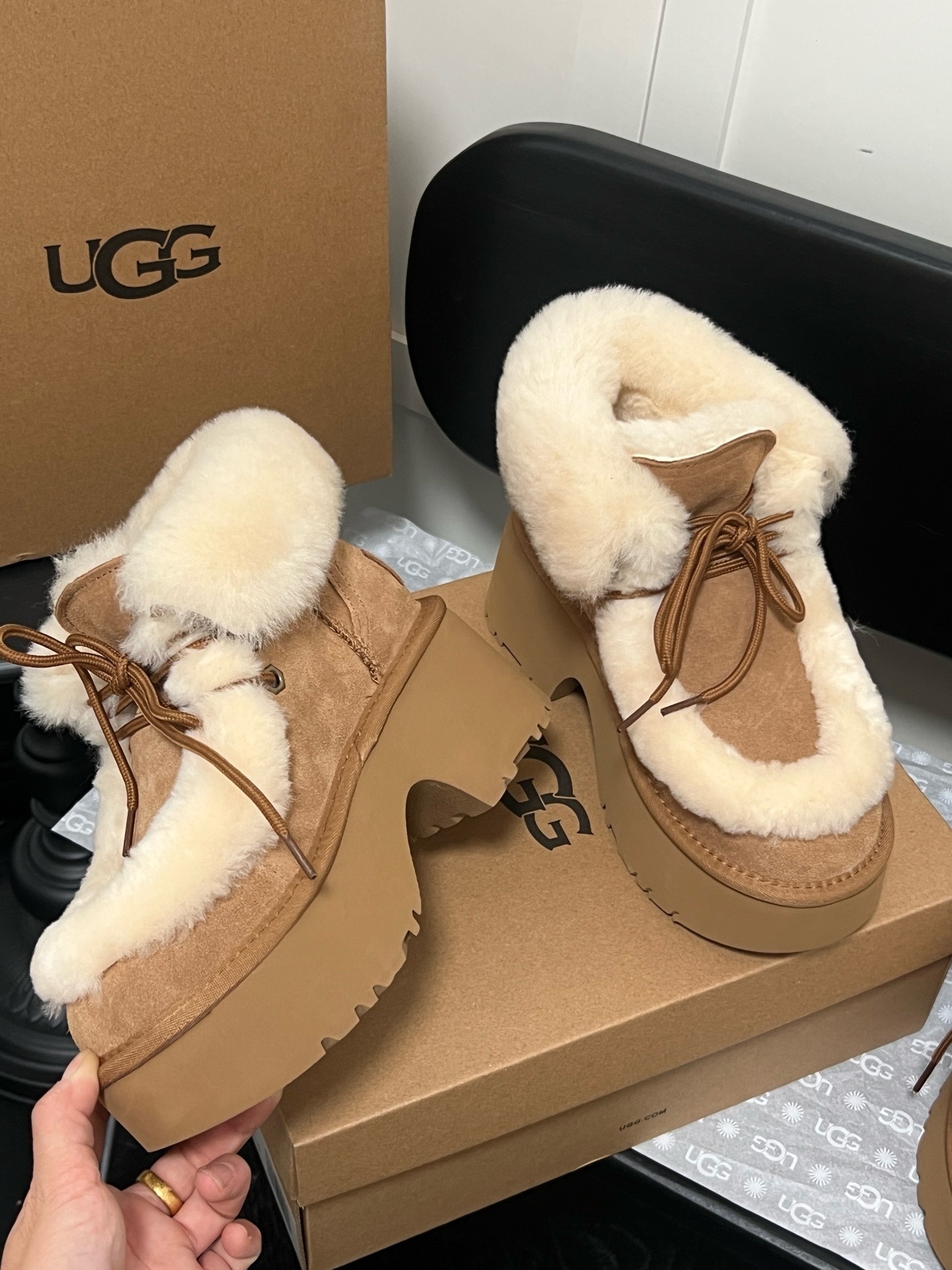 $57.14 UGG ZT9894 gallery