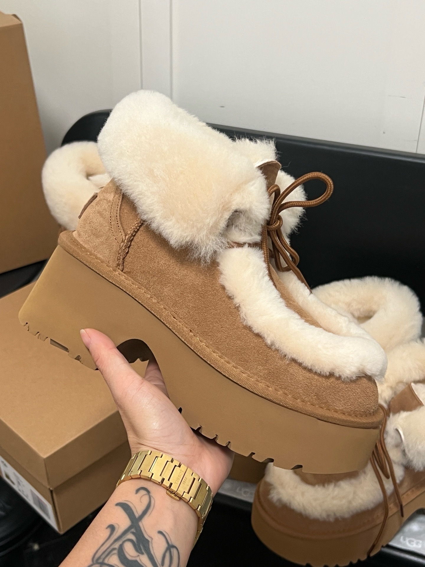 $57.14 UGG ZT9894 gallery