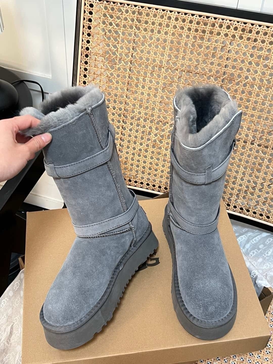 $58.93 UGG ZT9898 gallery