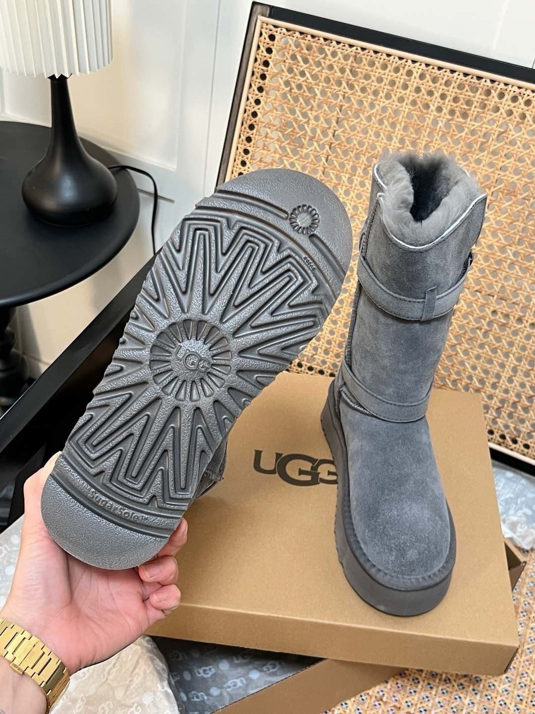 $58.93 UGG ZT9898 gallery
