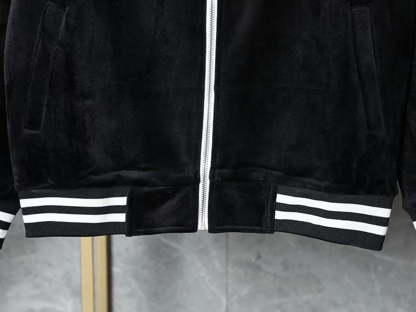 $67.50 GUCCI ZT10700 gallery