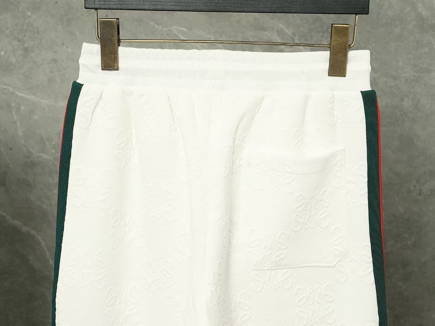 $67.50 LOEWE ZT10696 gallery