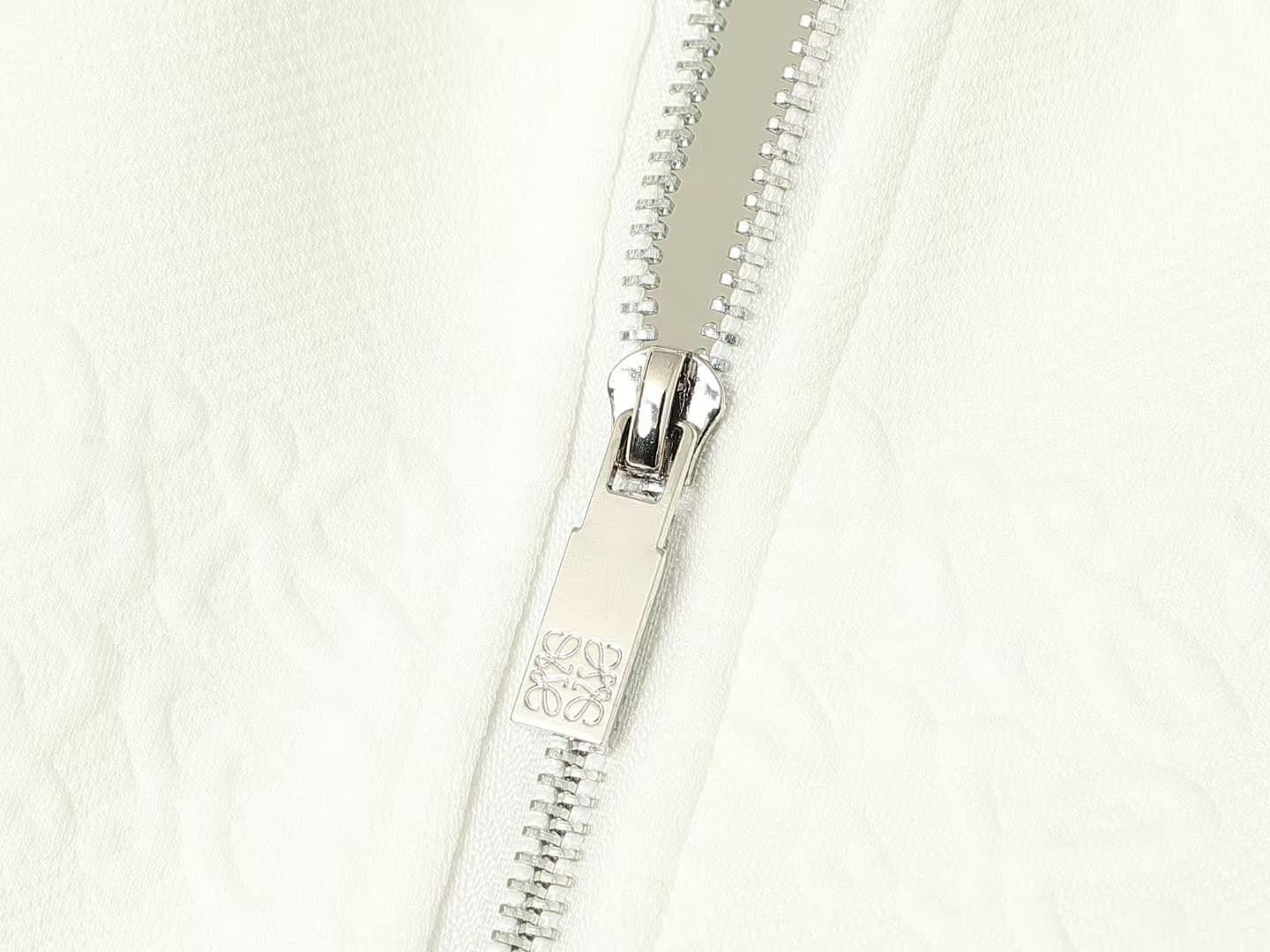 $67.50 LOEWE ZT10696 gallery