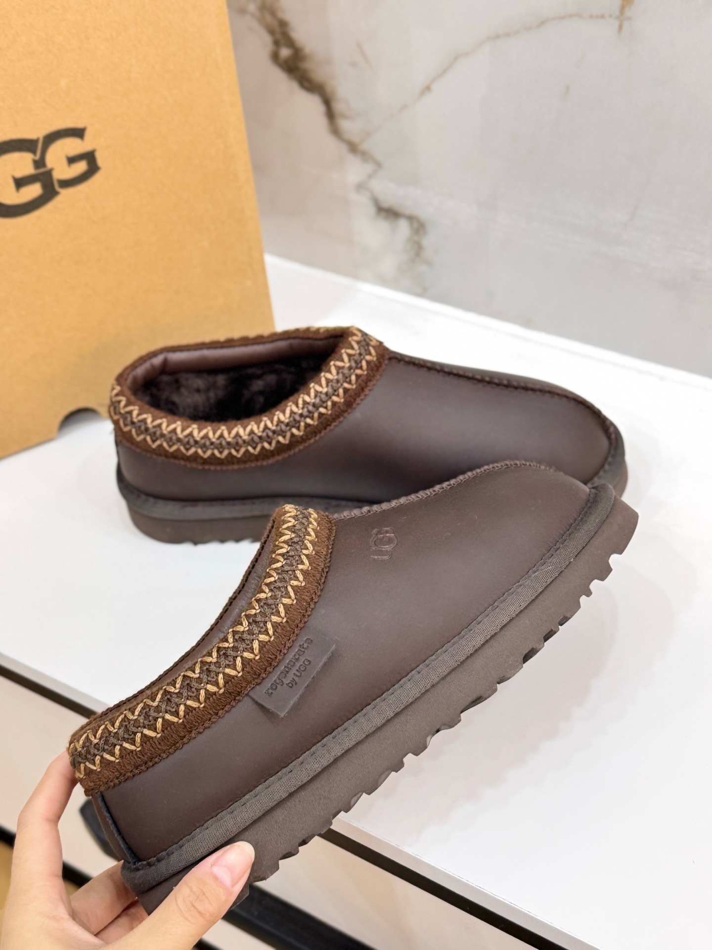 41.07 UGG ZT9892 gallery