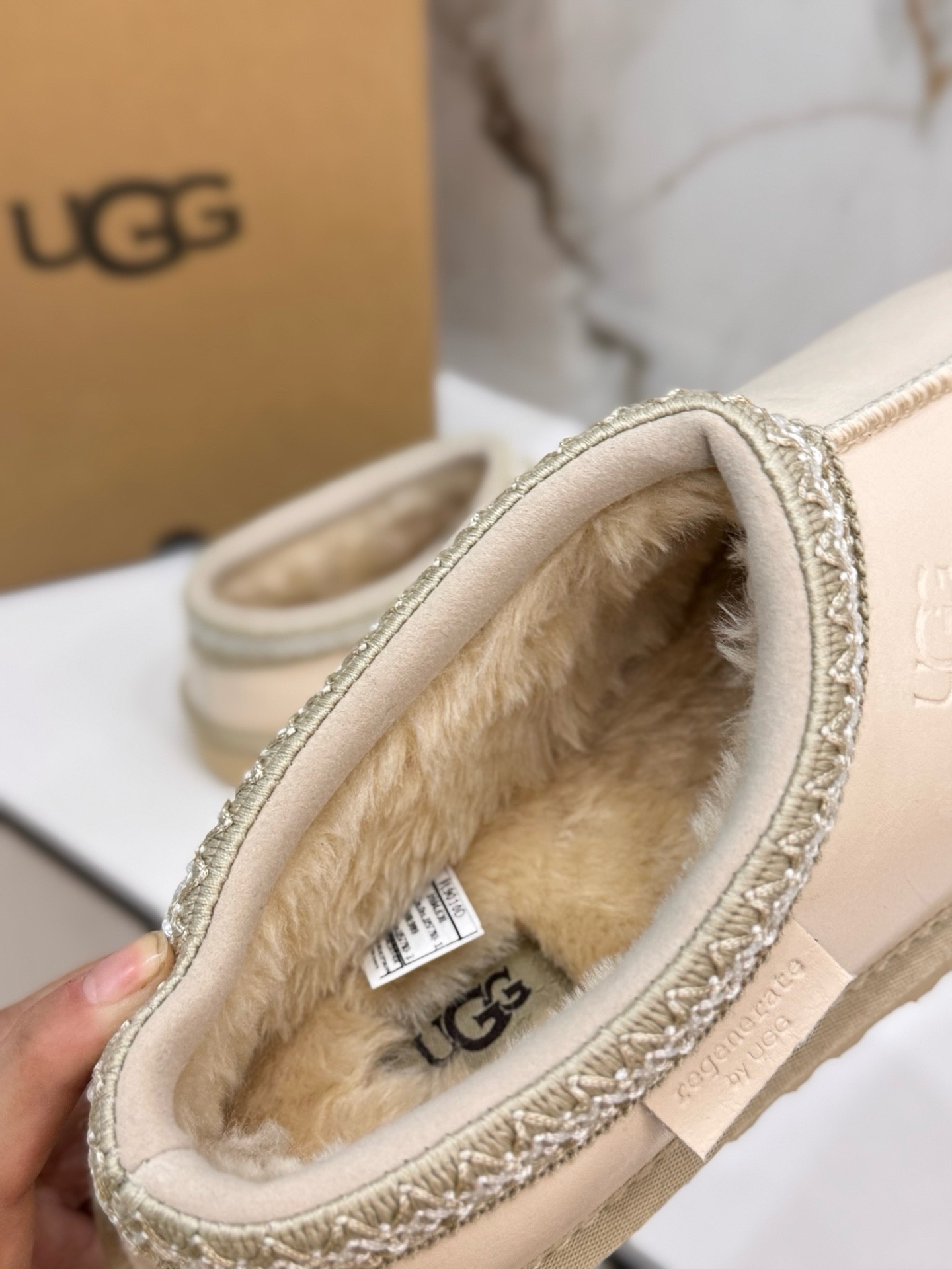 41.07 UGG ZT9892 gallery