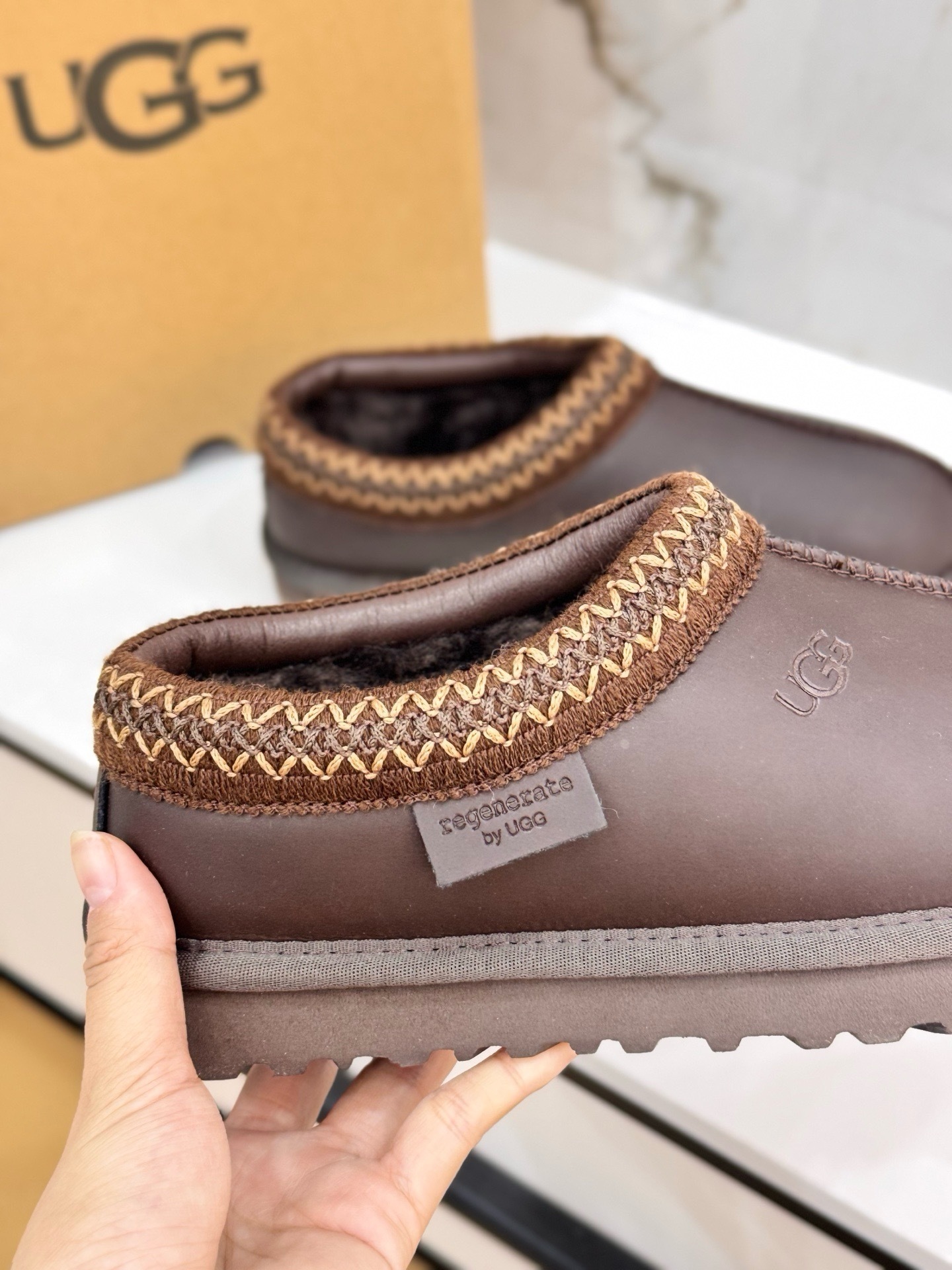 41.07 UGG ZT9892 gallery