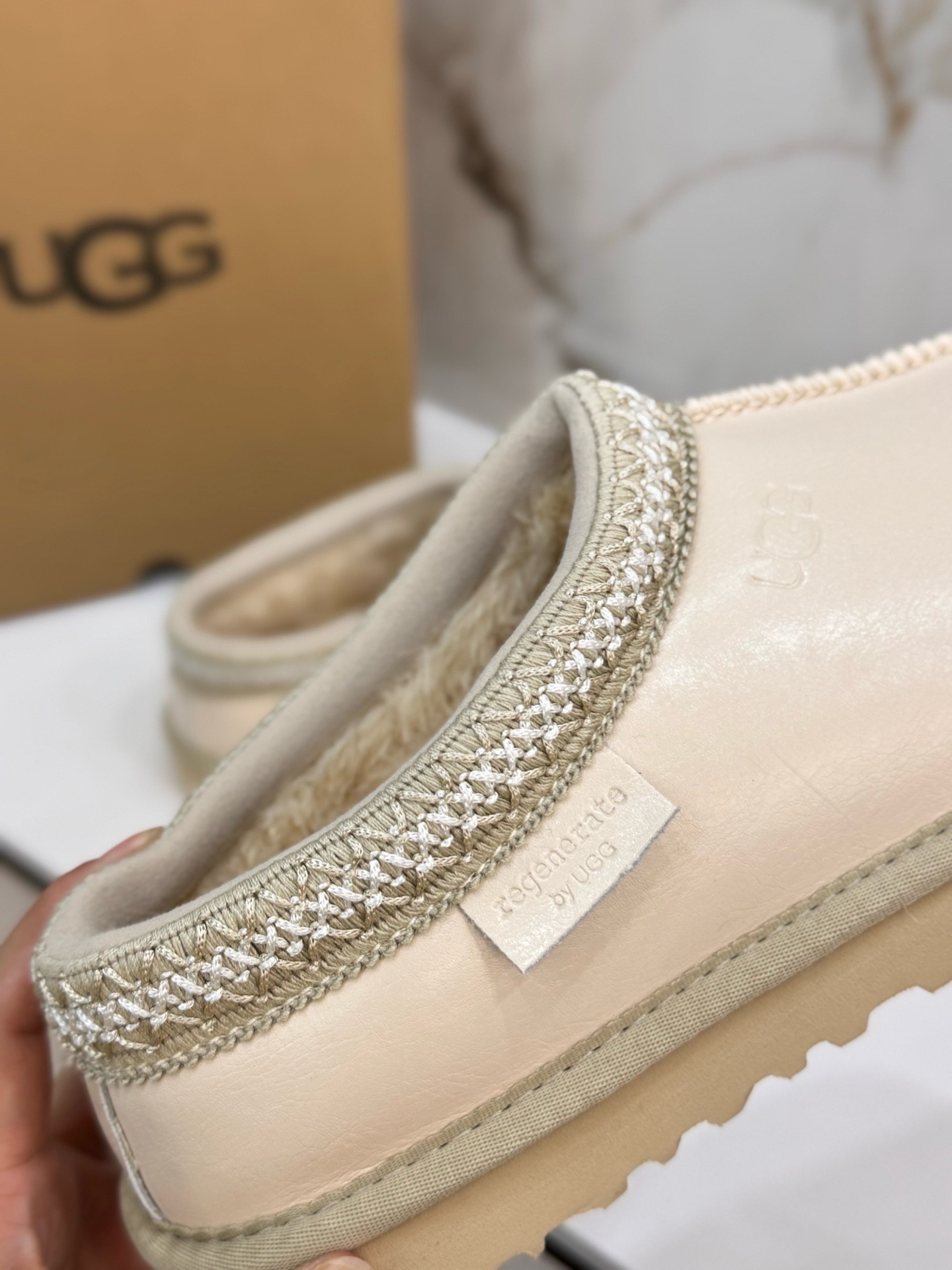 41.07 UGG ZT9892 gallery