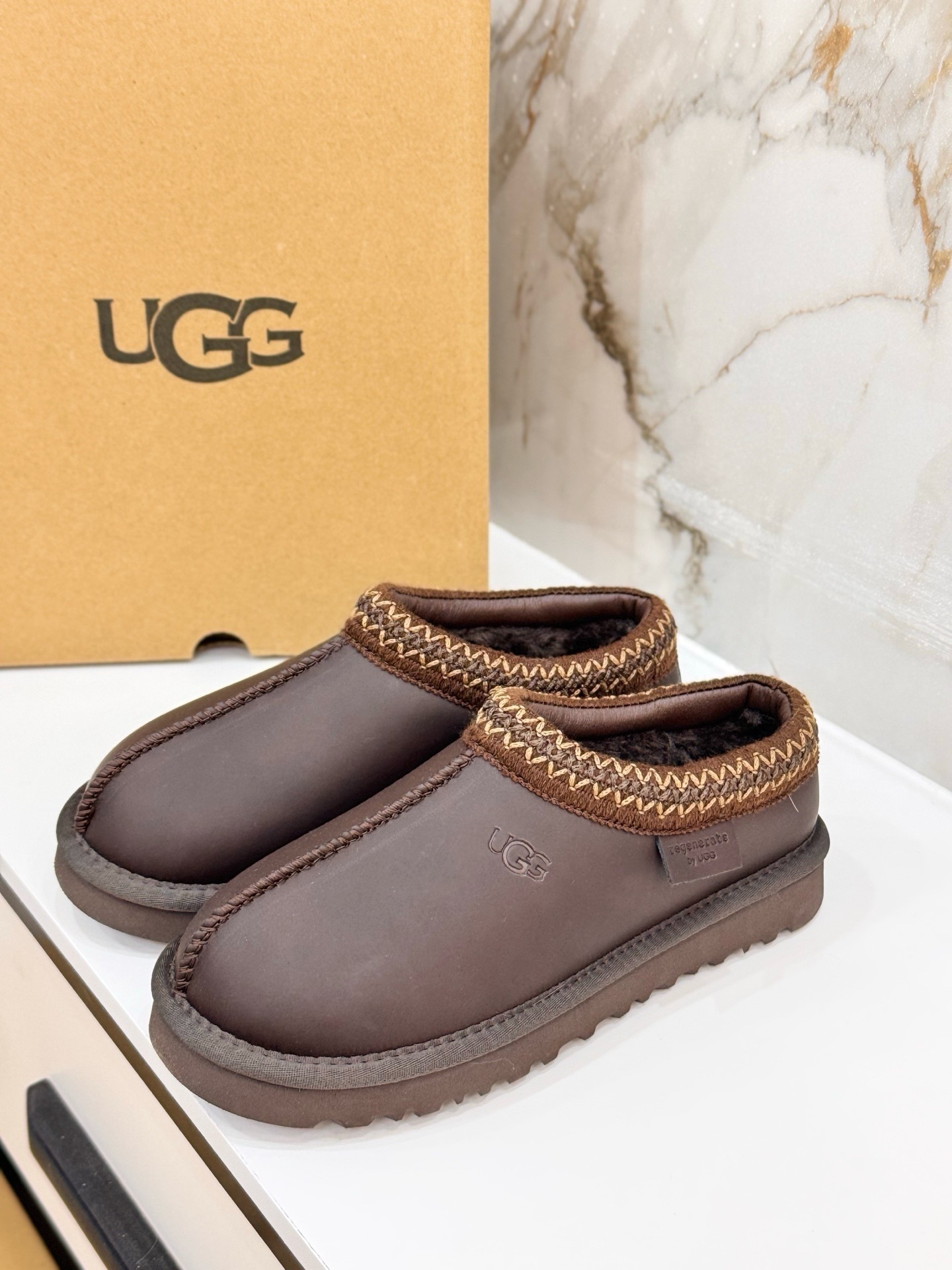 41.07 UGG ZT9892 gallery