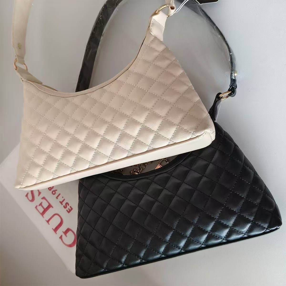 $36.9 GUESS ZT9639 gallery